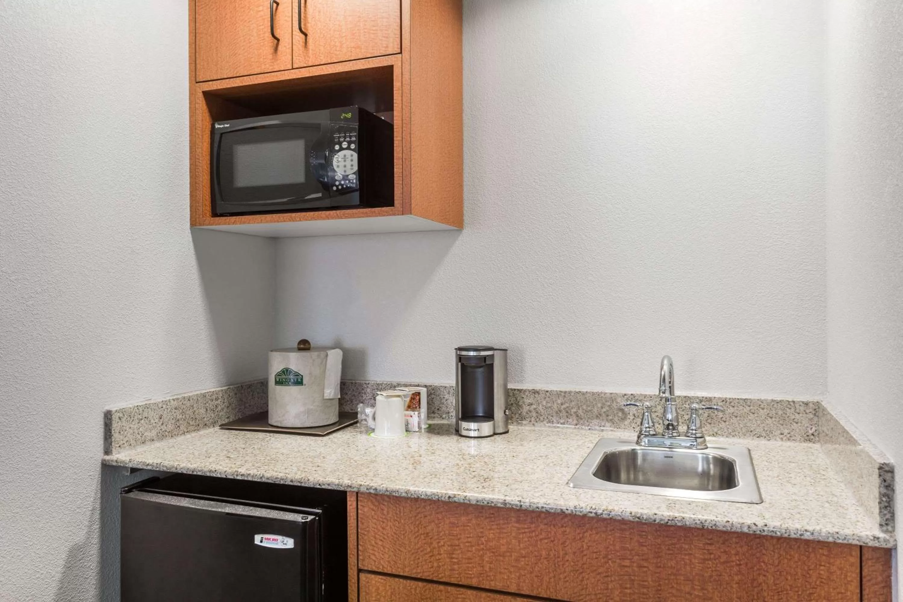 Photo of the whole room in Wingate by Wyndham Chesapeake