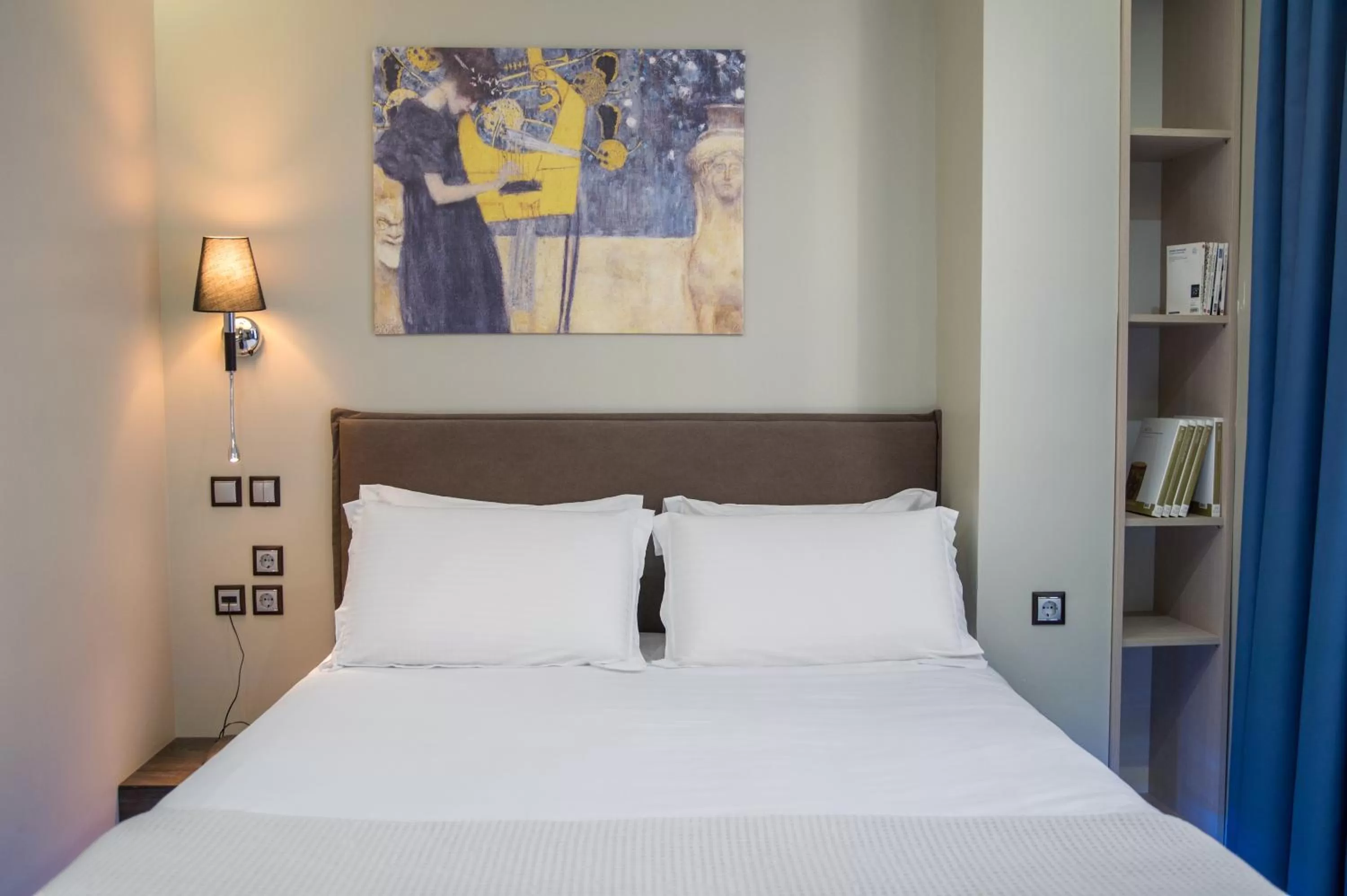 Bed in Athens Starlight Hotel