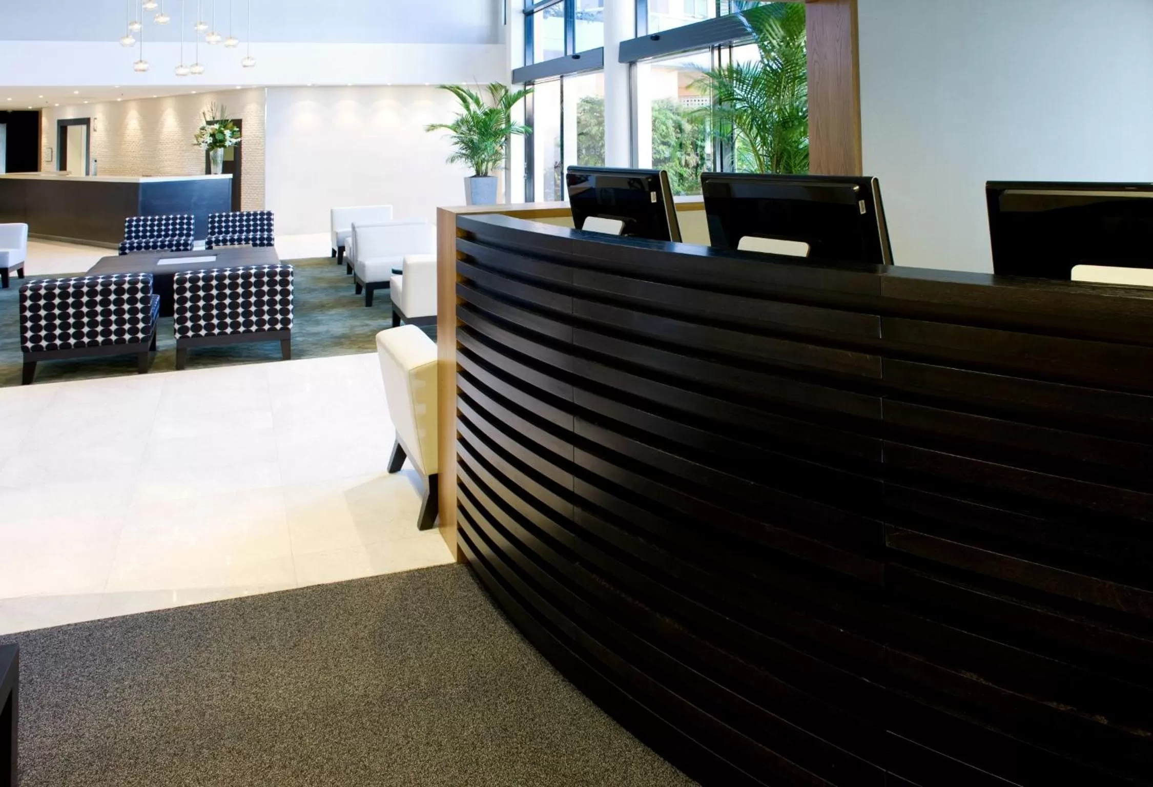 Lobby or reception in Sofitel Noosa Pacific Resort