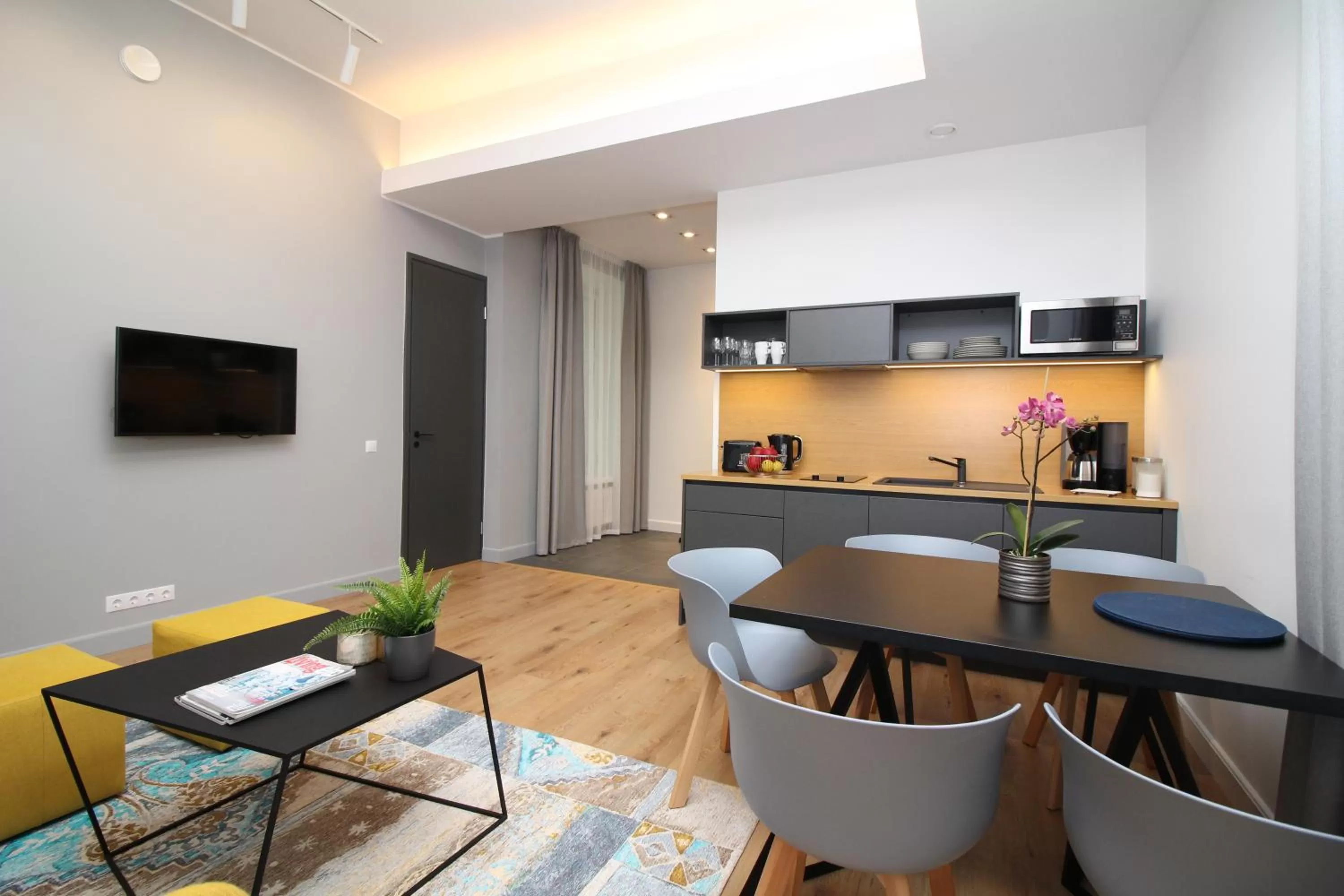 Dining area in Tallinn City Apartments Old Town Suites