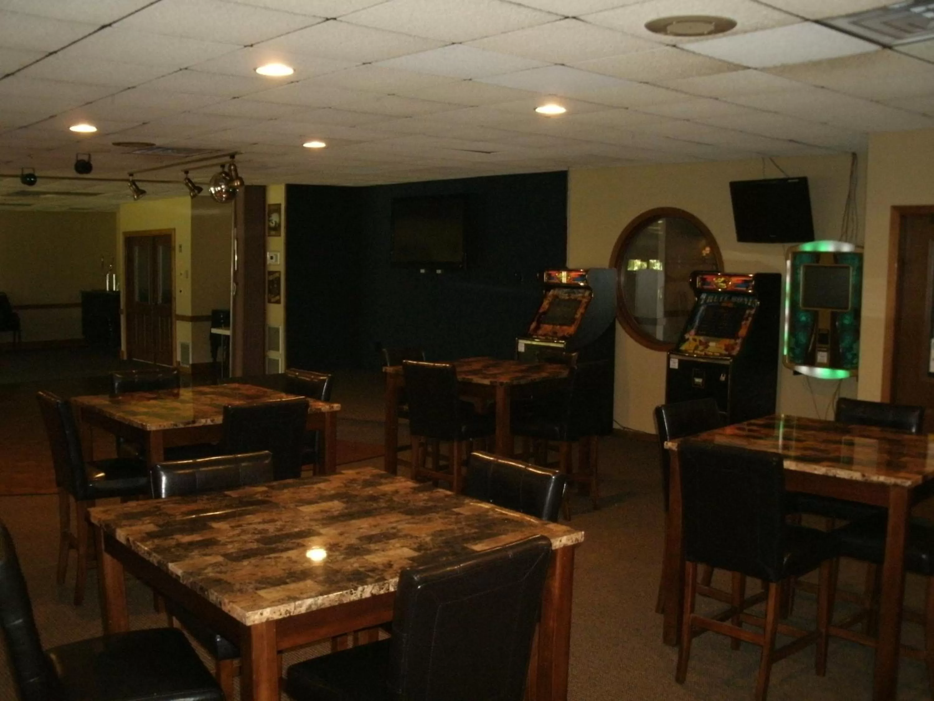 Restaurant/places to eat in Eagle River Inn and Resort