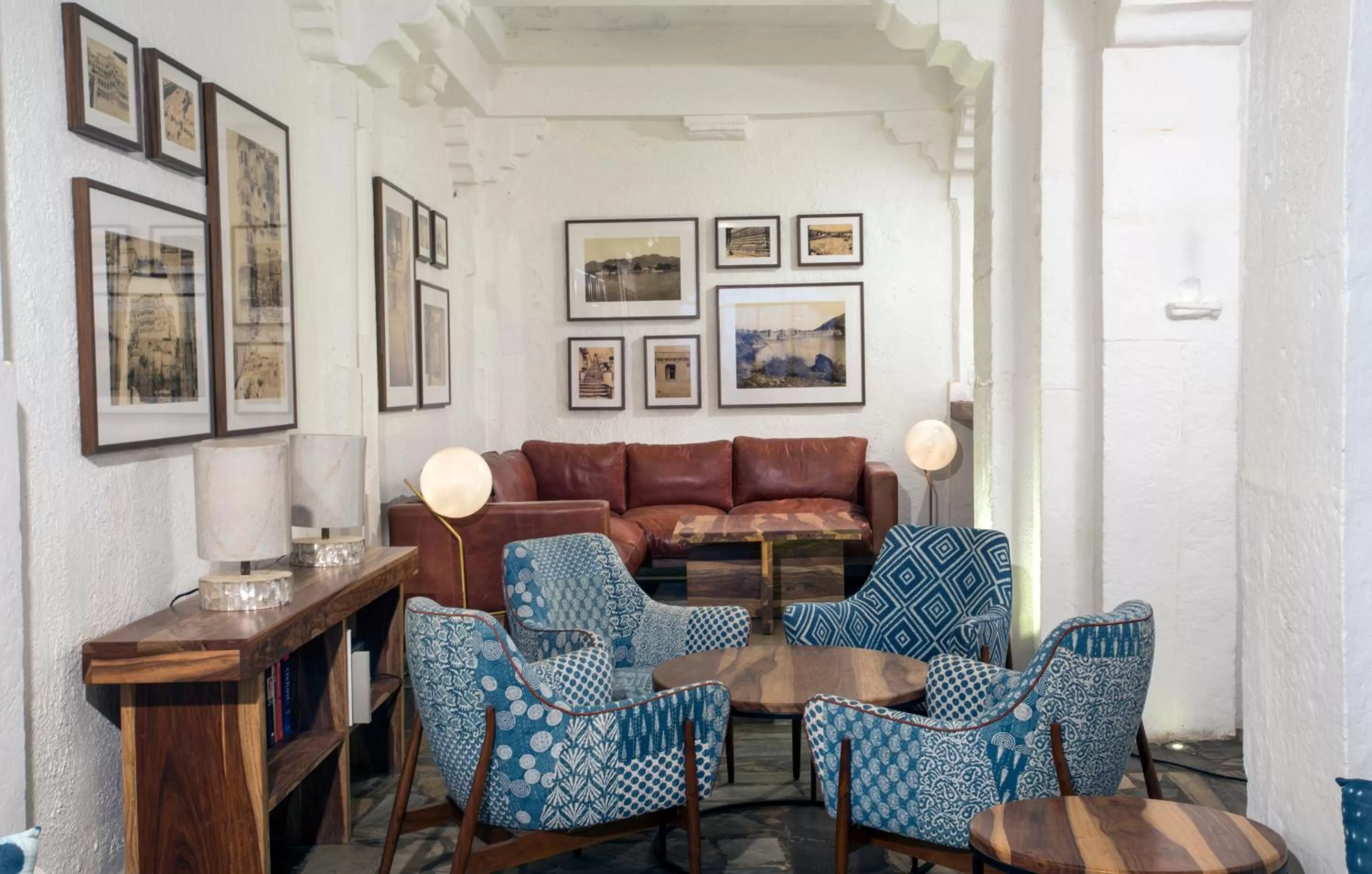 Restaurant/places to eat in RAAS Devigarh