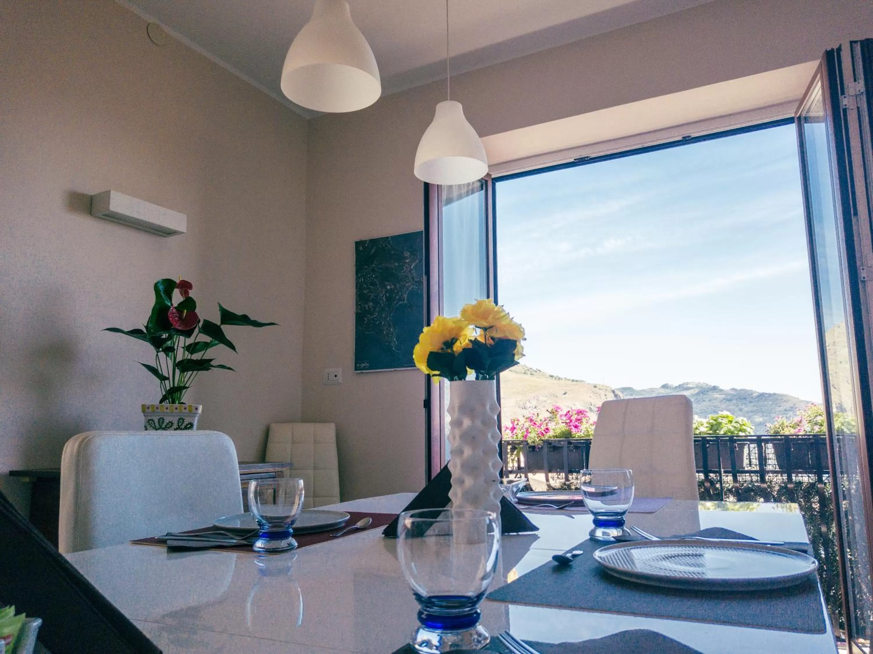Dining area in B&B Joan's Heritage