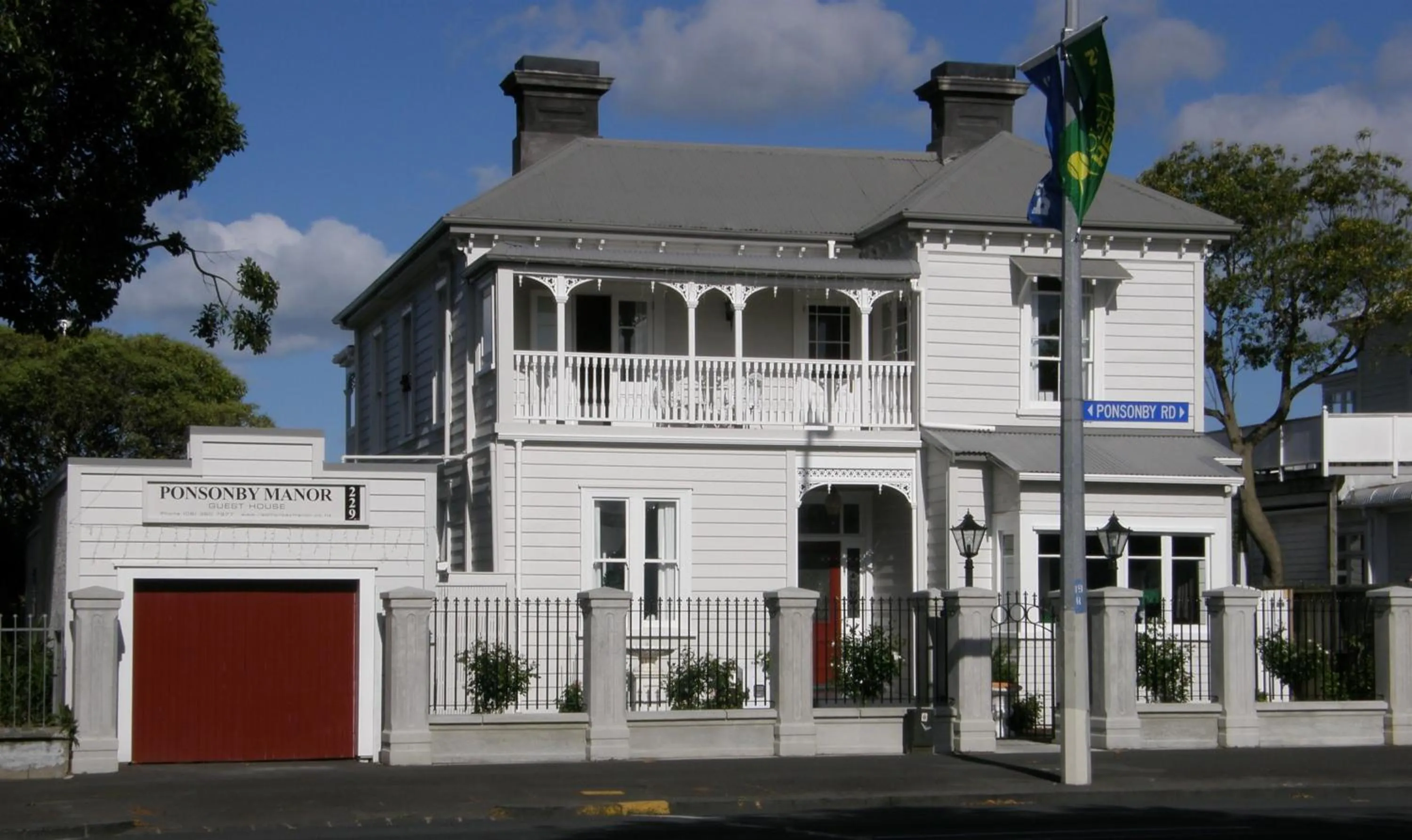 Property building in Ponsonby Manor