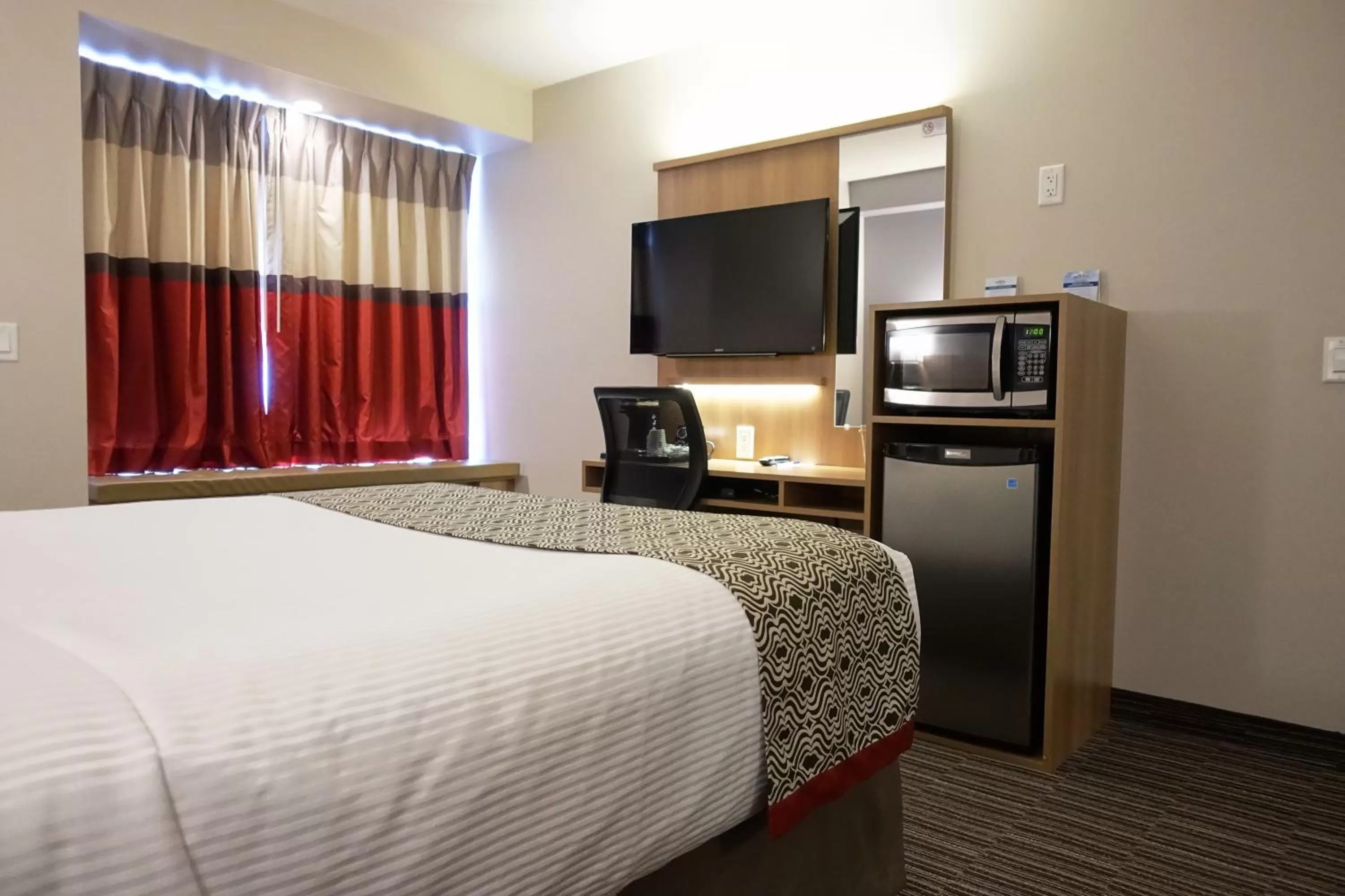 Bed in Microtel Casselman