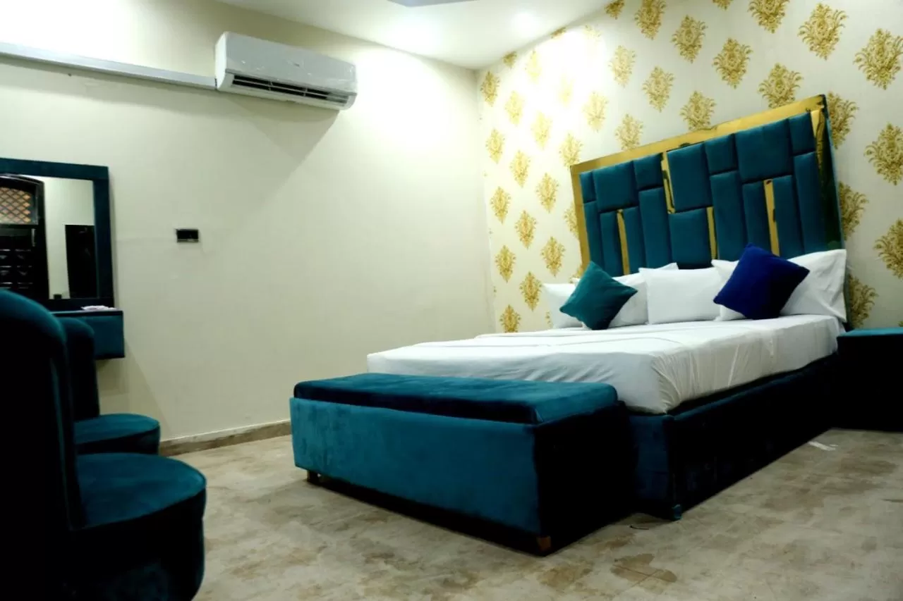 Bed in HOTEL DE SMART Multan