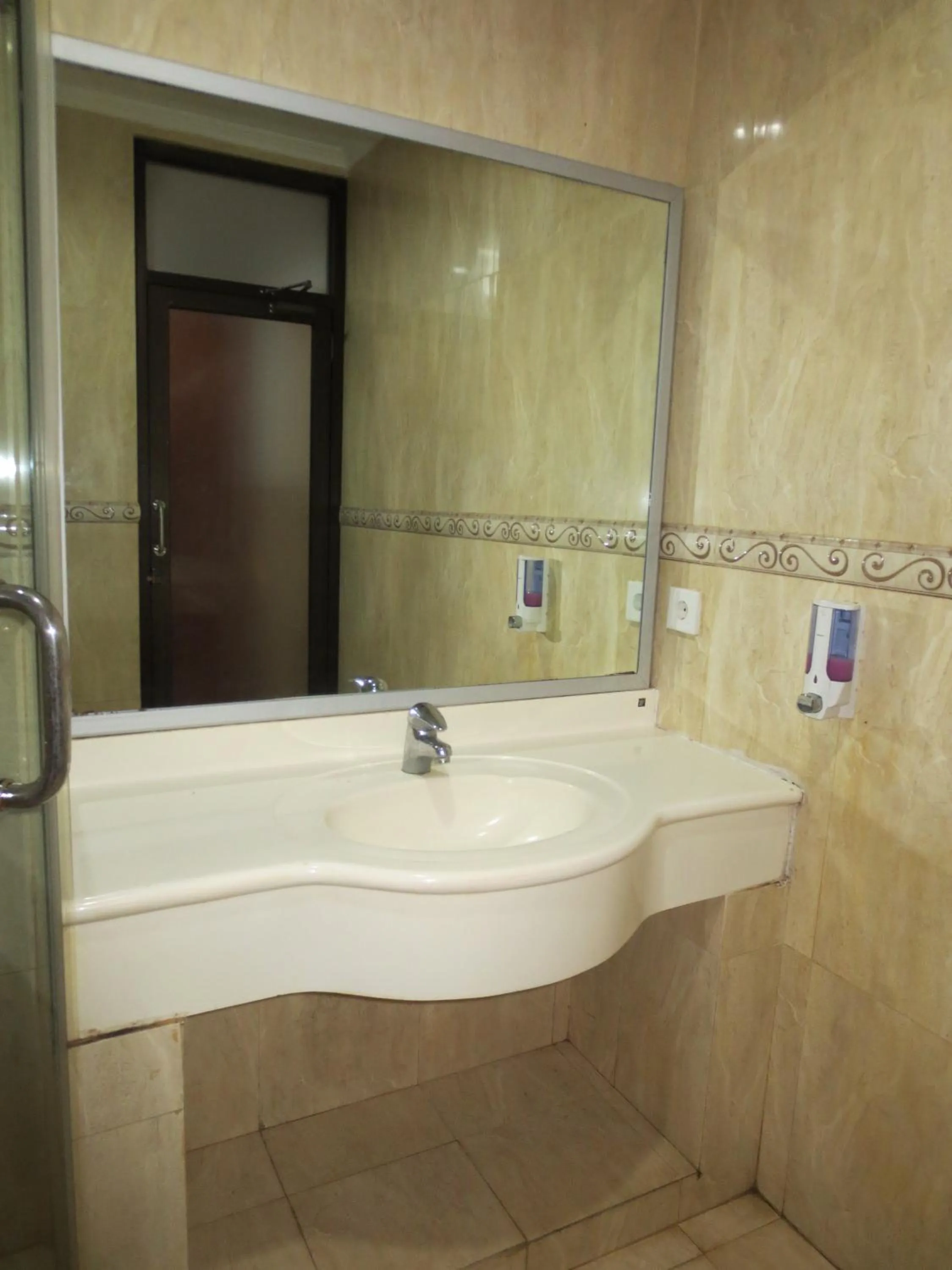 Bathroom in Bali Paradise City Hotel