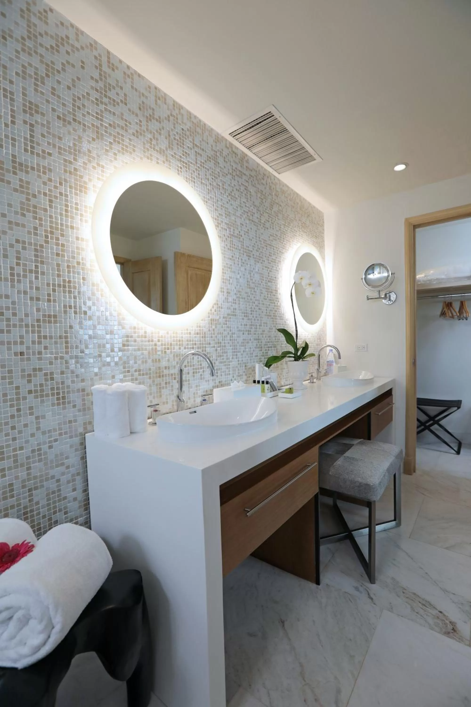 Photo of the whole room in InterContinental Tegucigalpa at Multiplaza Mall by IHG