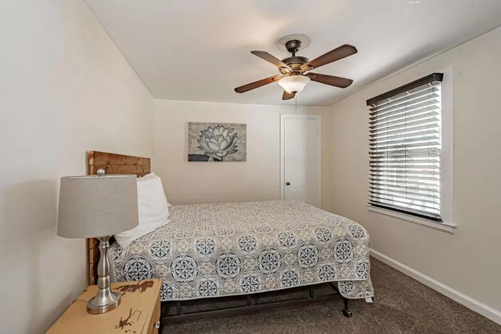 Bedroom, Bed in Suites of Lava Hot Springs