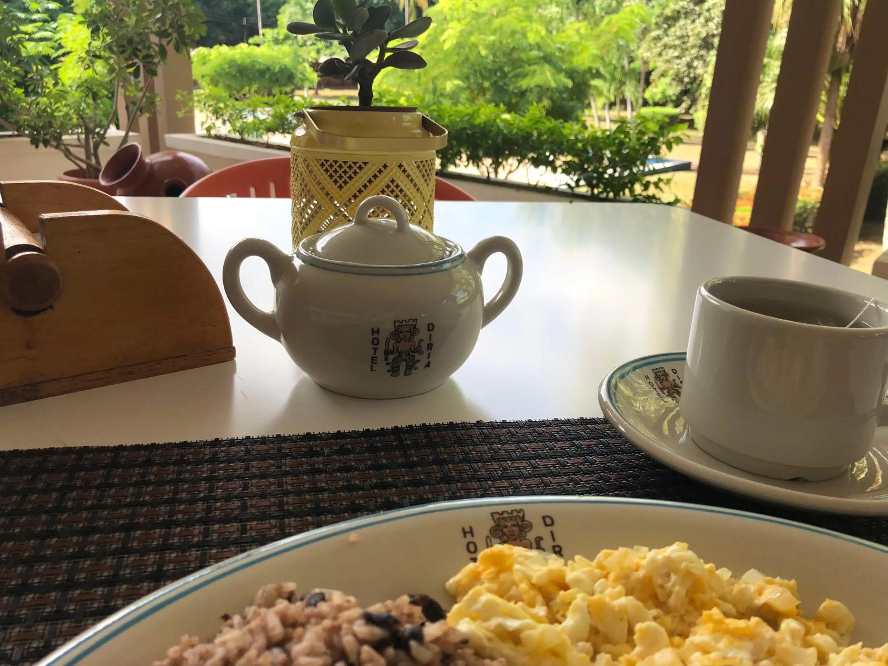 Coffee/tea facilities in Hotel Diriá Santa Cruz