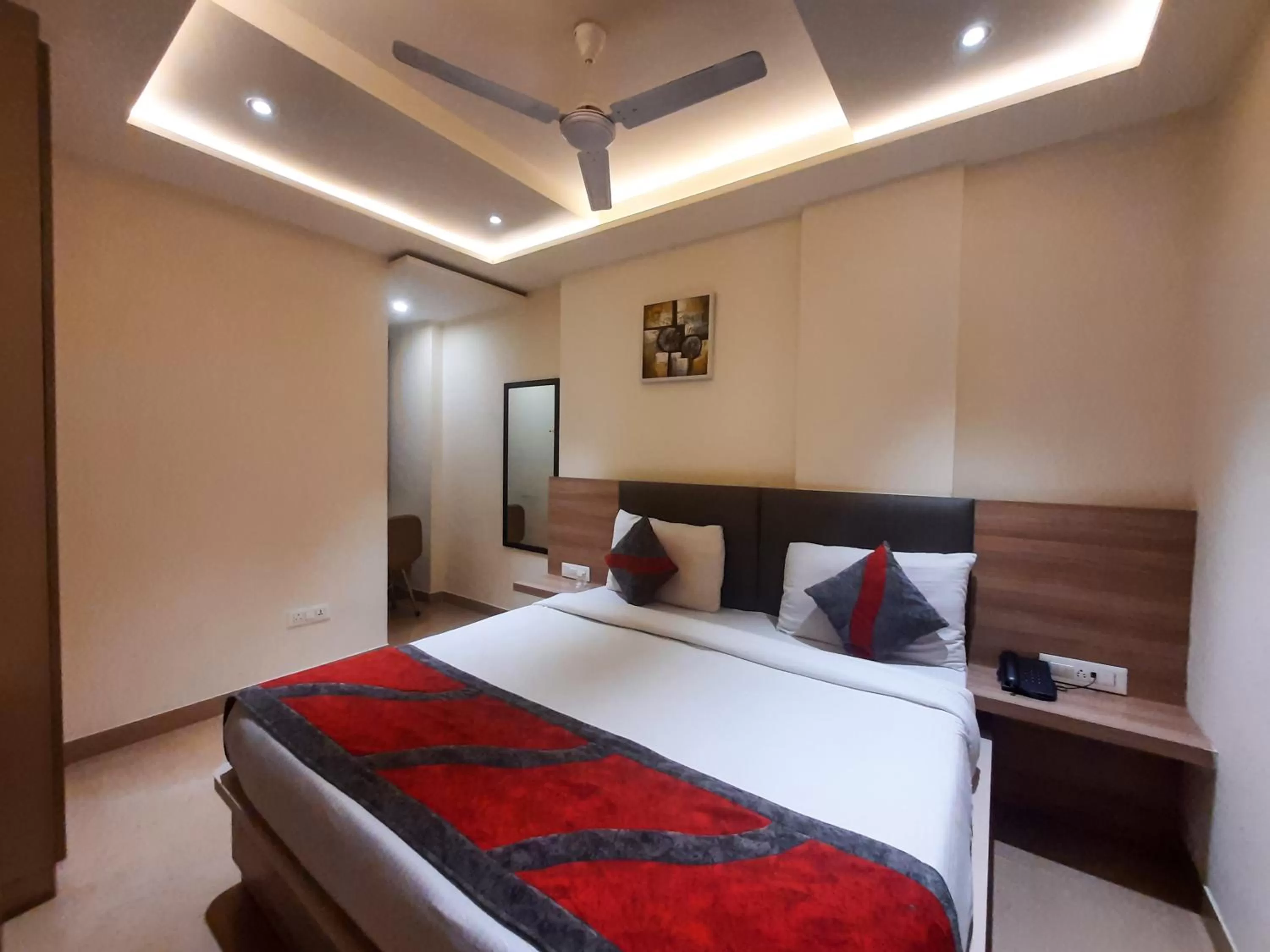 Bedroom, Bed in Hotel Tripple Tree - Near Ganga Ram & BLK Hospital - Karol Bagh