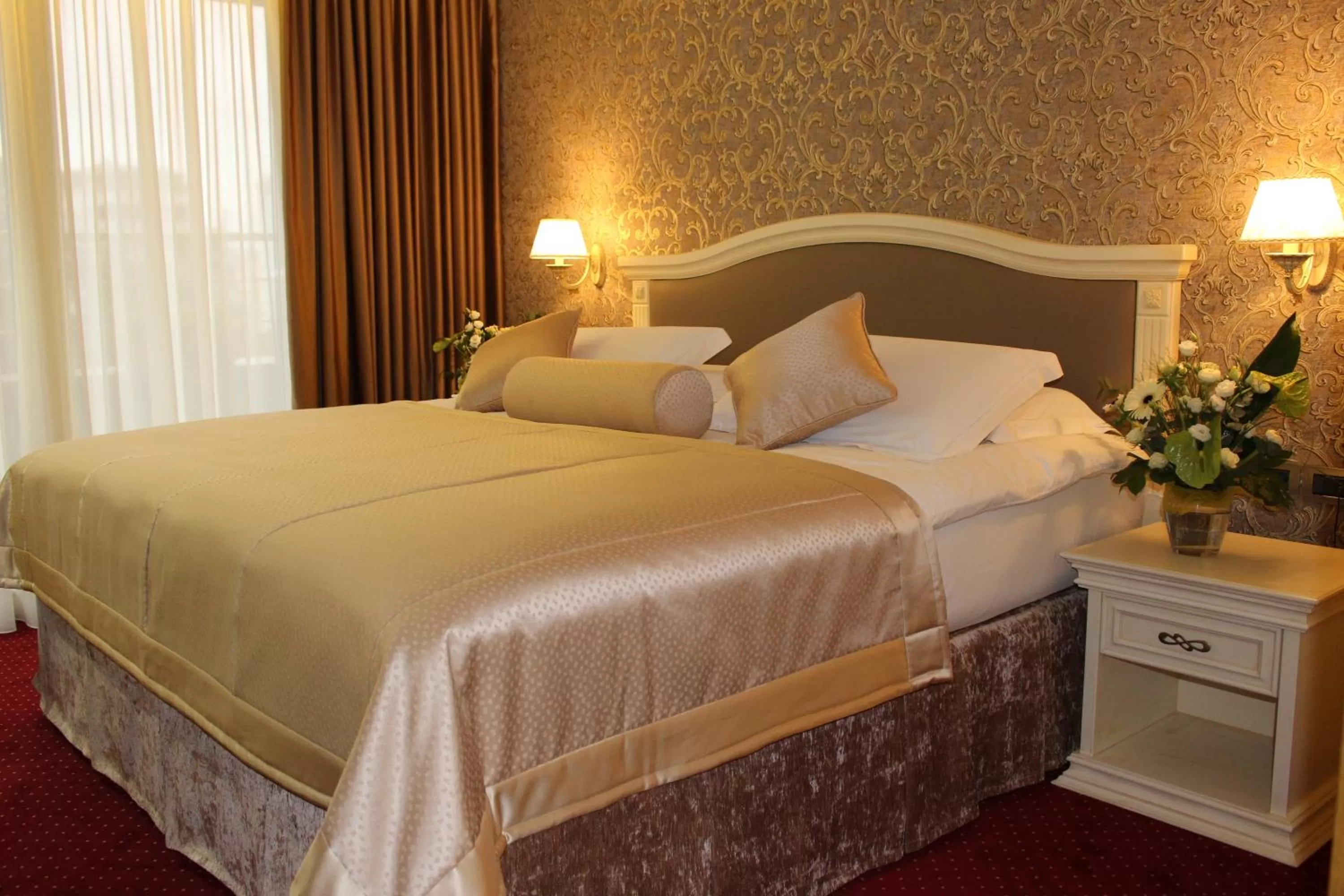 Day, Bed in Grand Hotel & Spa Tirana
