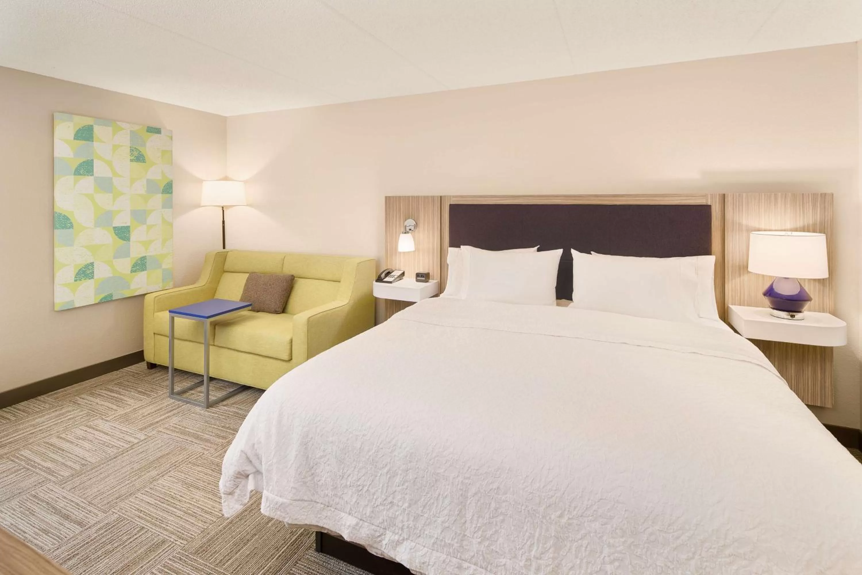 Bed in Hampton Inn Lagrange near Callaway Gardens