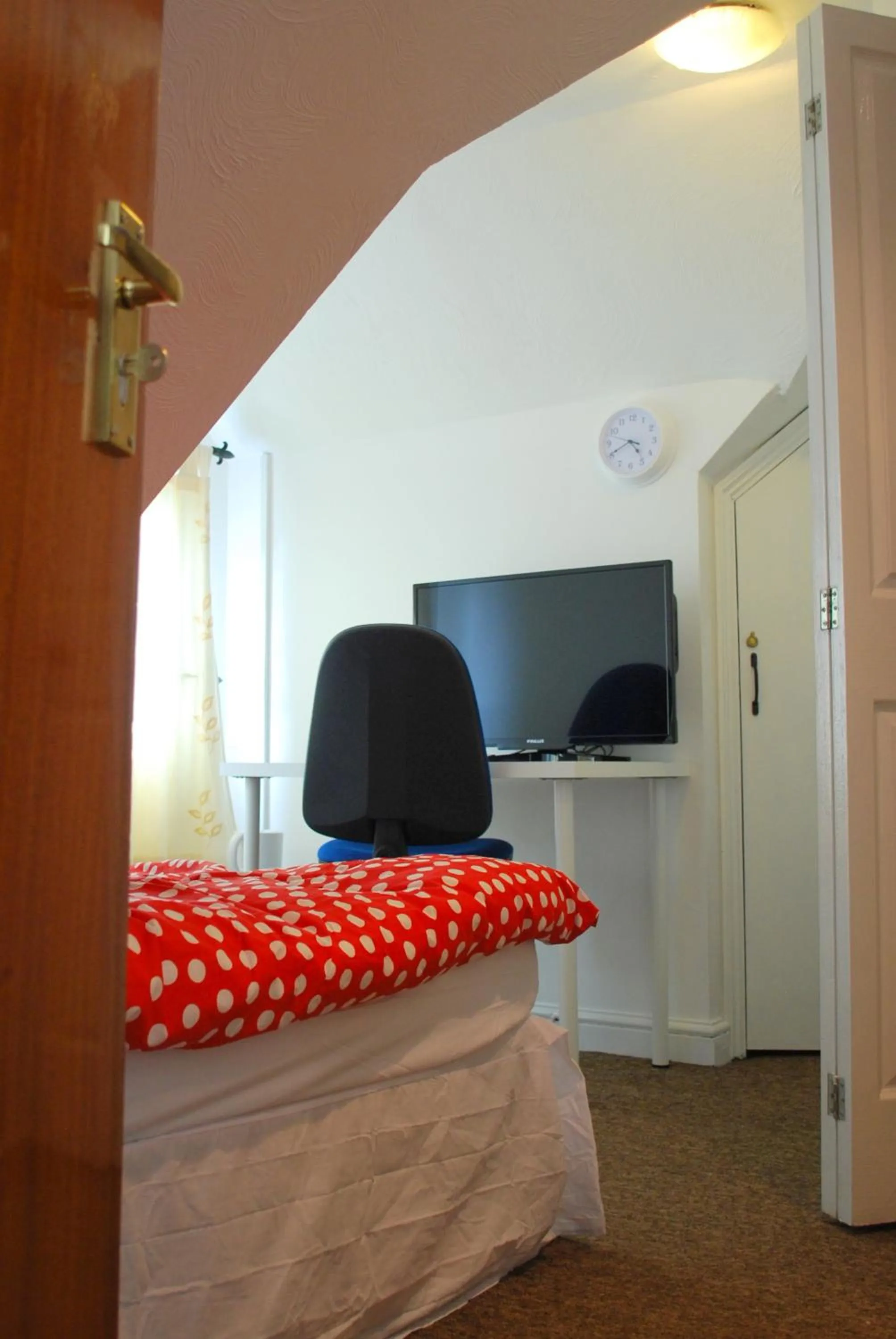 Photo of the whole room, Bed in Clift Guest House