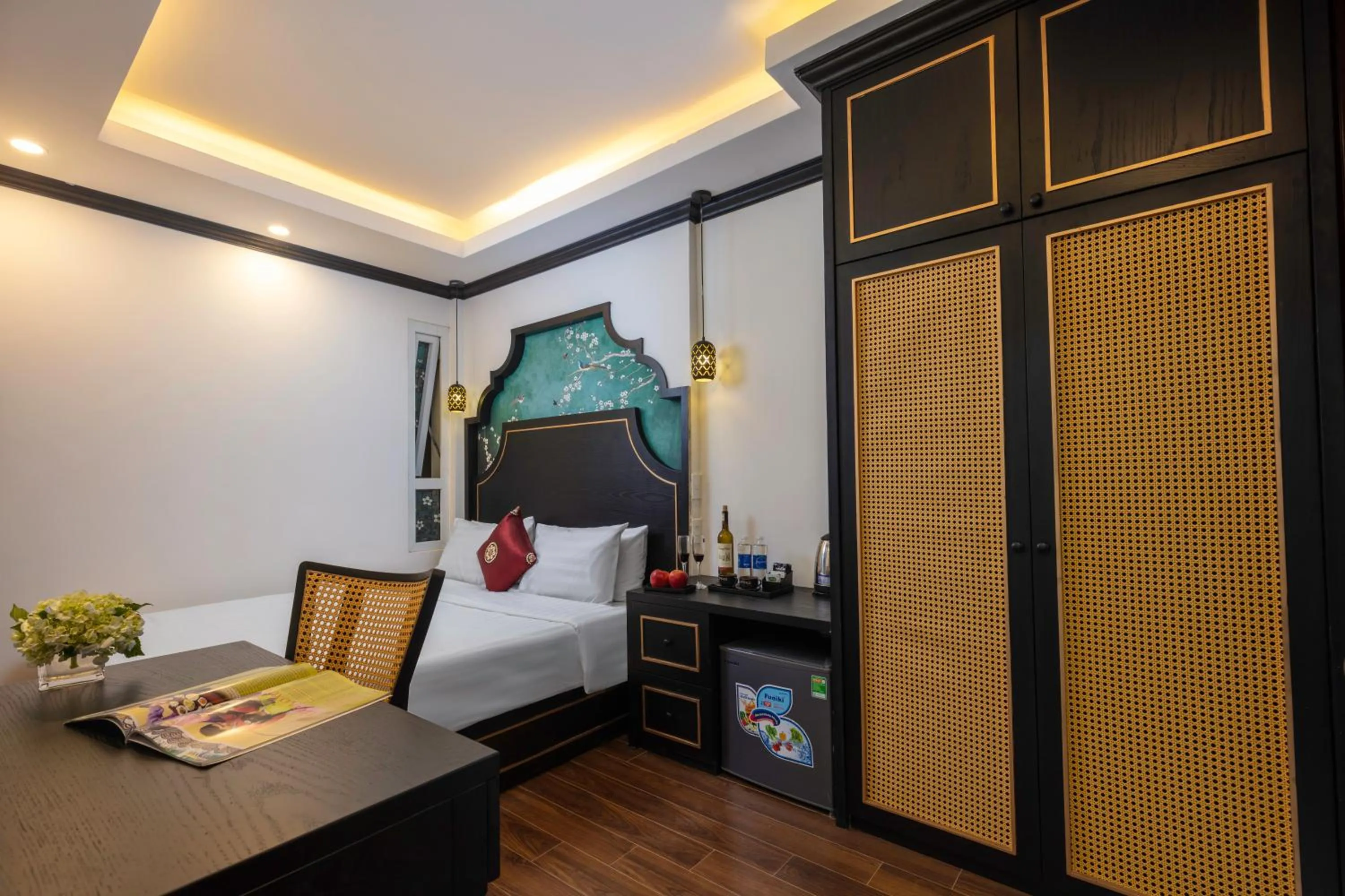 Photo of the whole room, Bed in Queen Light Hotel - Ha Noi Old Quater