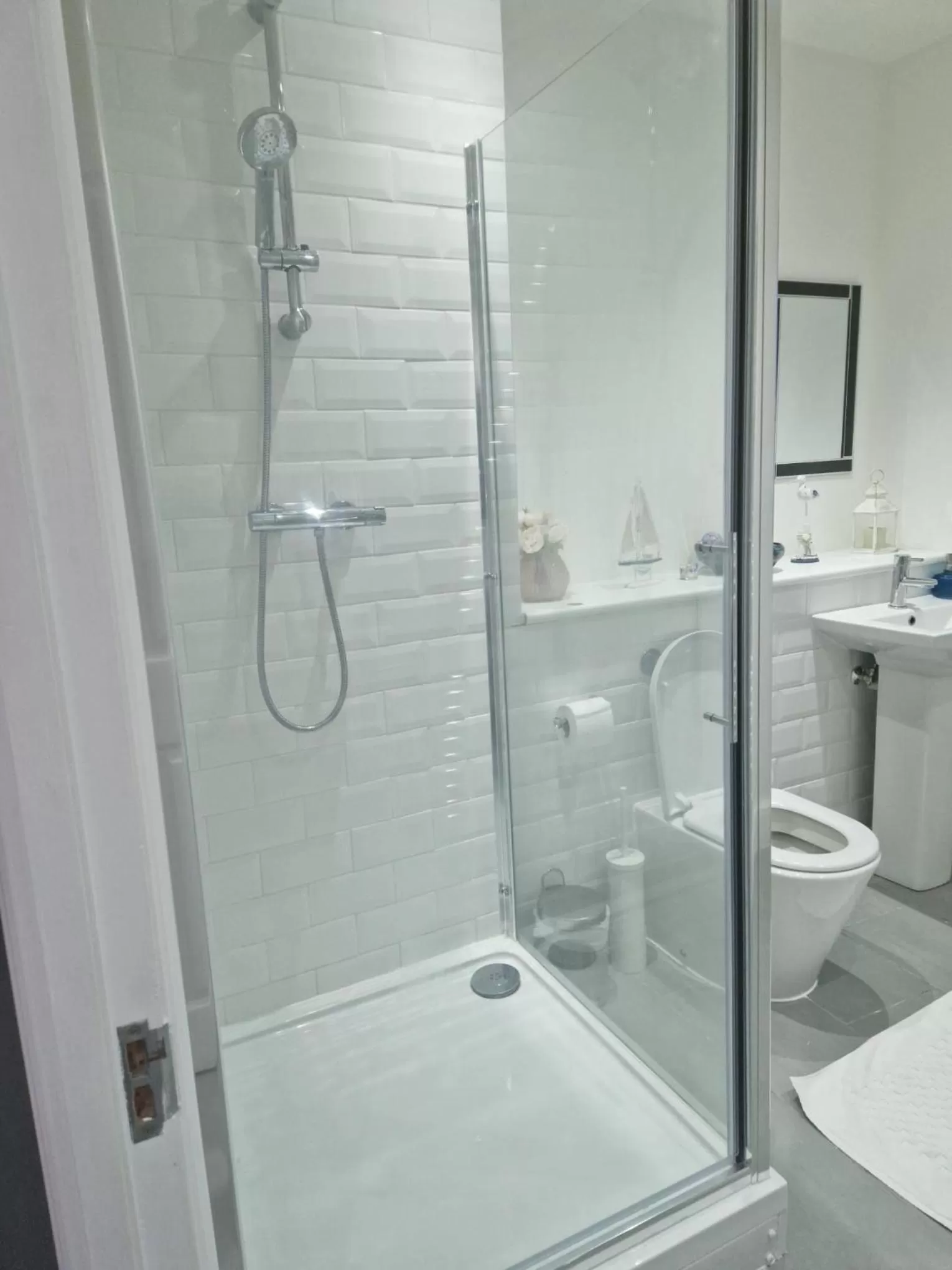 Bathroom in Wns Southend -on-Sea