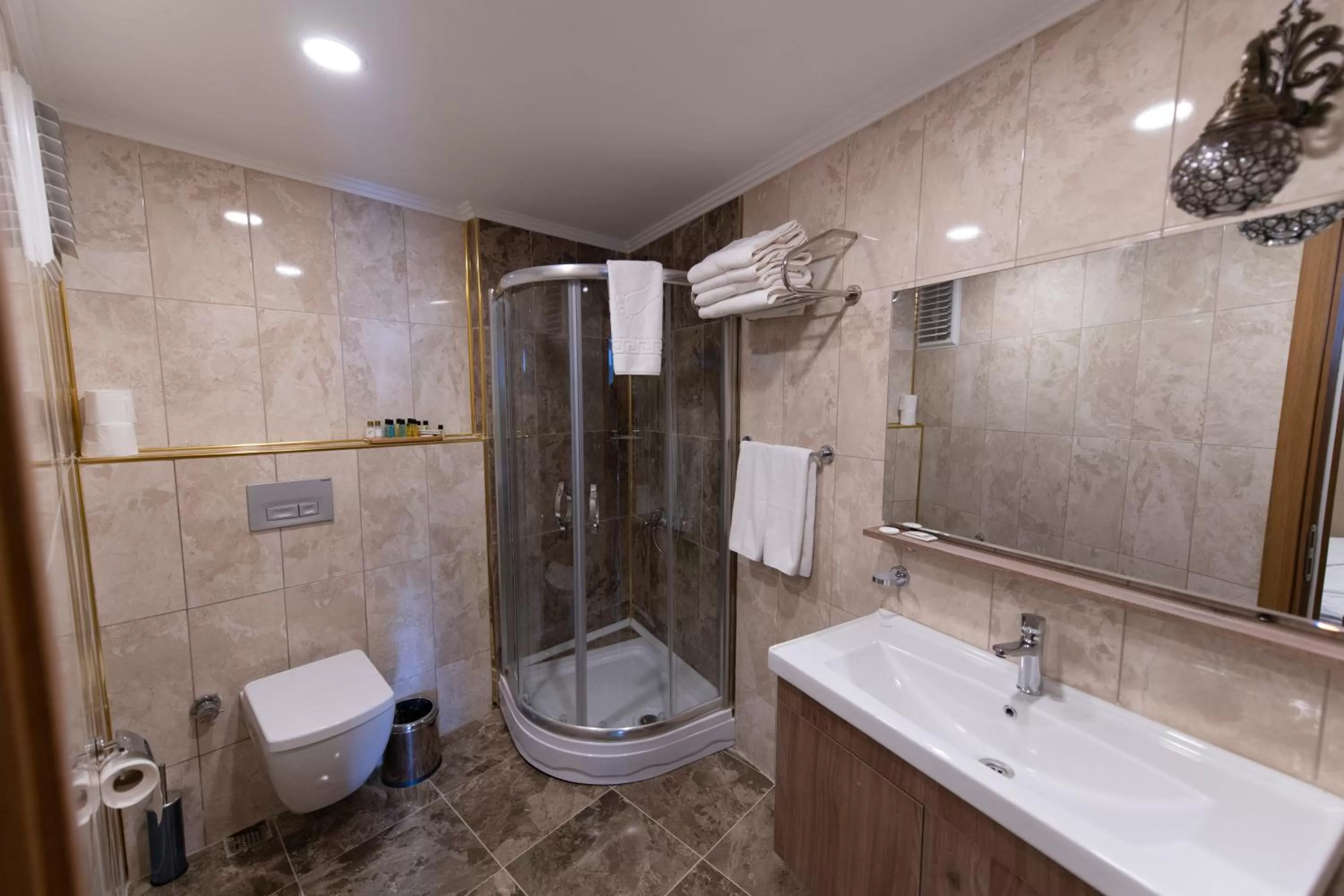 Shower in Golden Sand Hotel