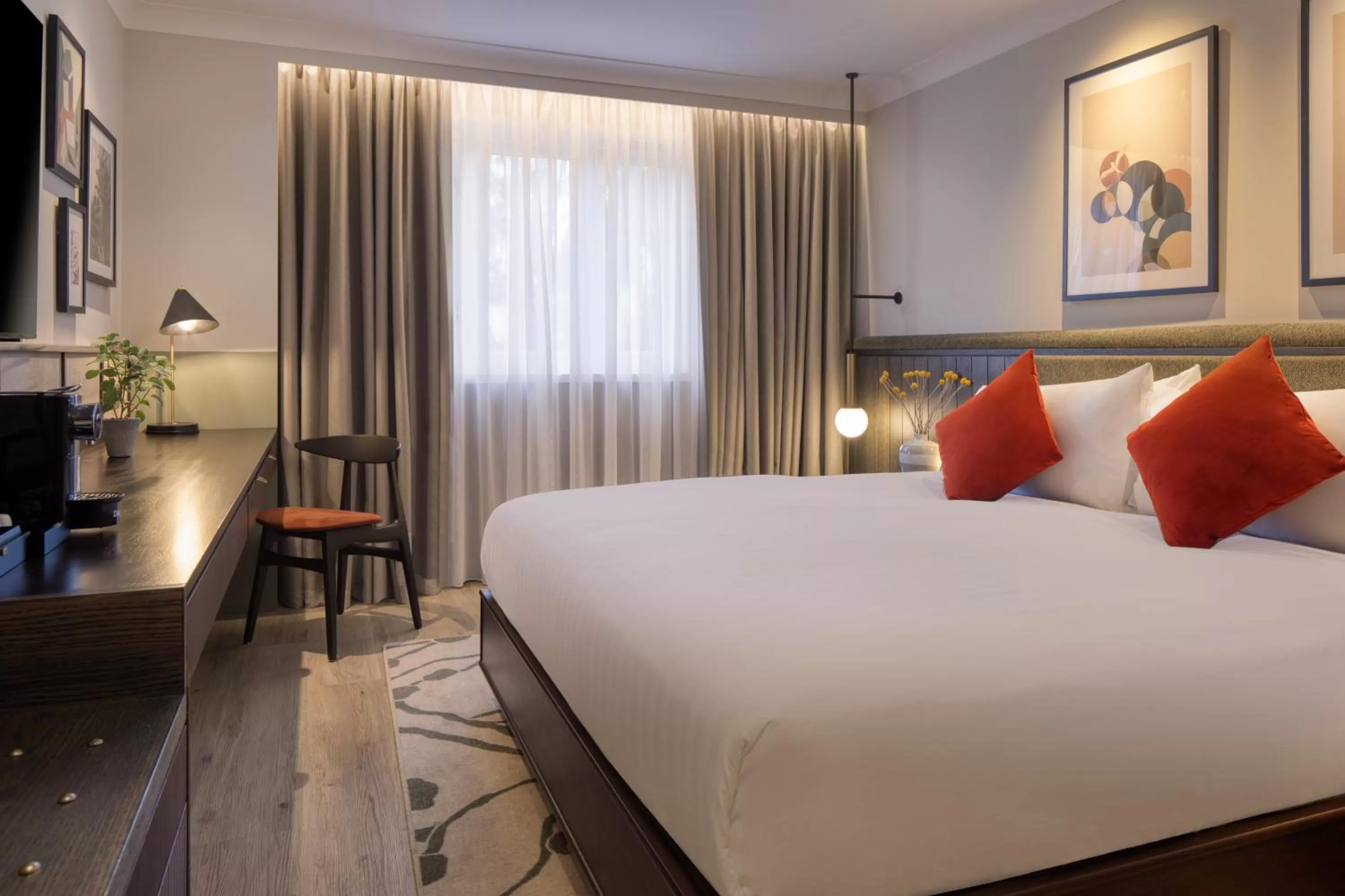 Bedroom, Bed in The Samuel Ryder Hotel St Albans, Tapestry Collection Hilton