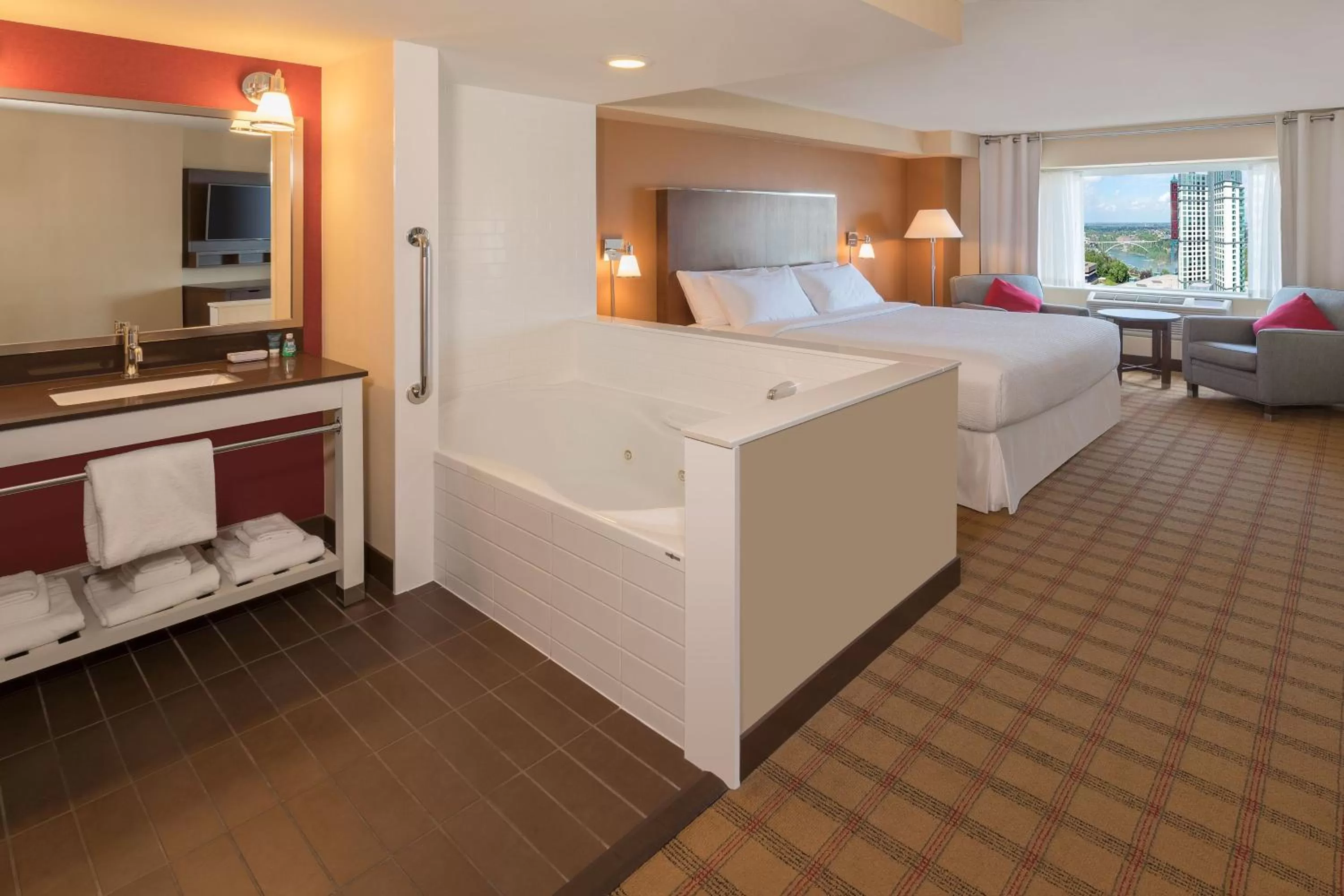 One King Bed Jacuzzi, Guest room, King, City view, Whirlpool in Wyndham Grand Fallsview Hotel