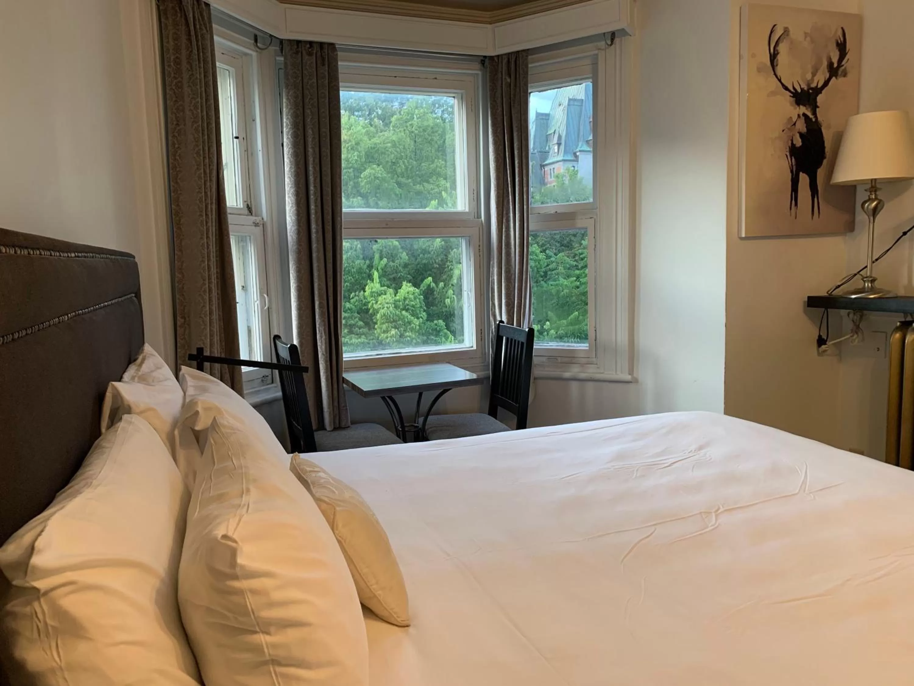 Bedroom, Bed in Manoir Sainte Genevieve