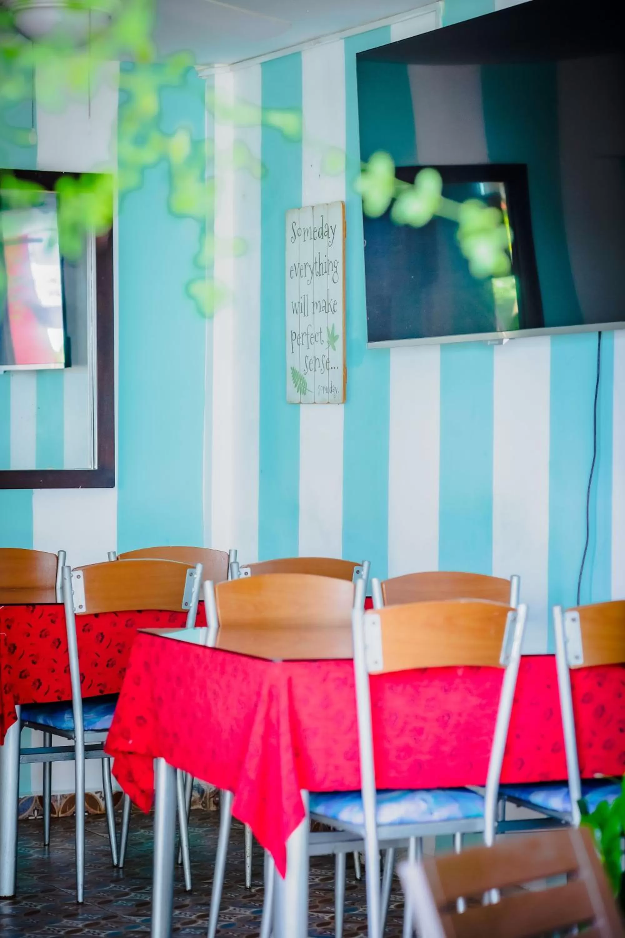 Restaurant/places to eat in Hostal Antares