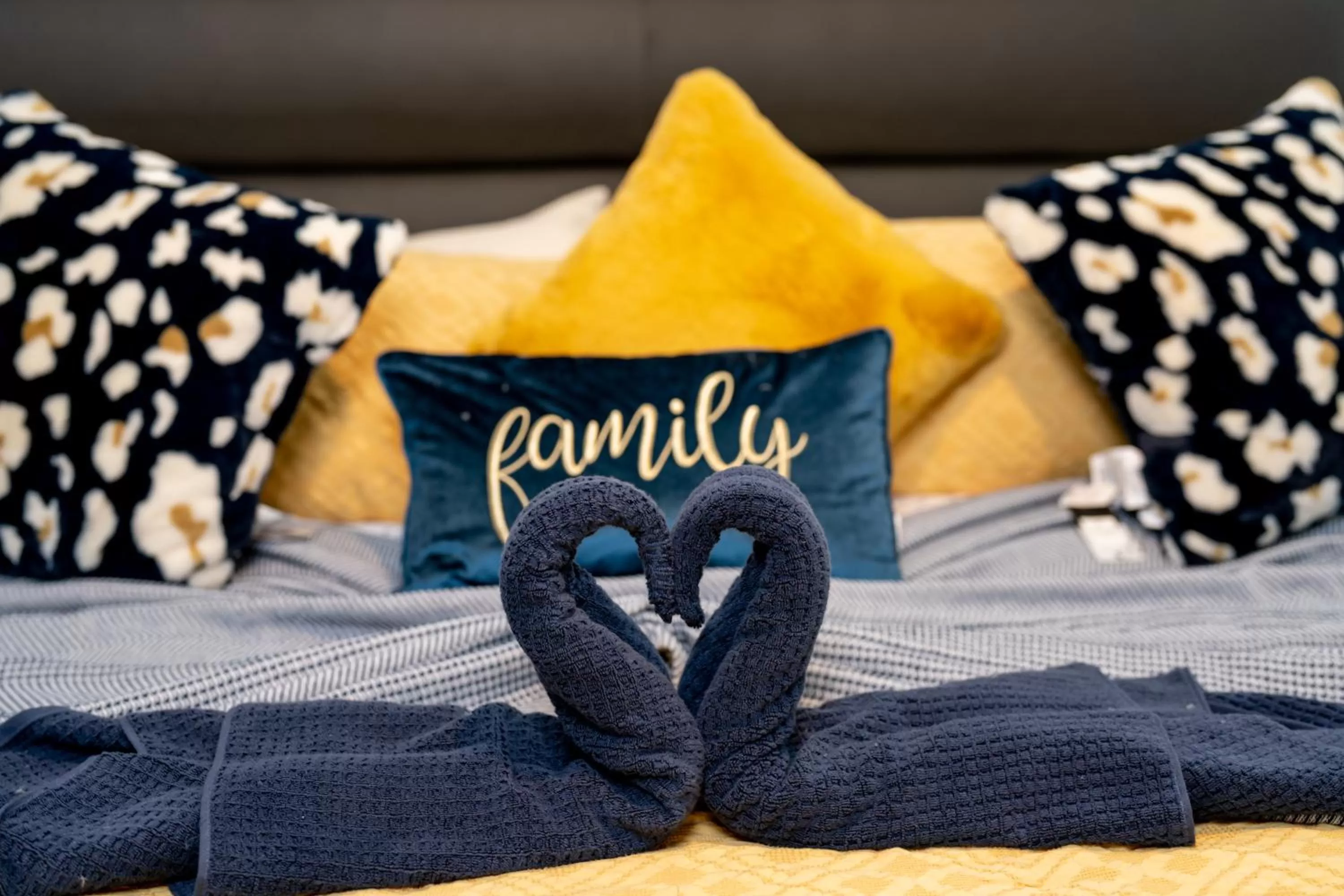 Bedroom, Bed in The Surf Hollywood Beach