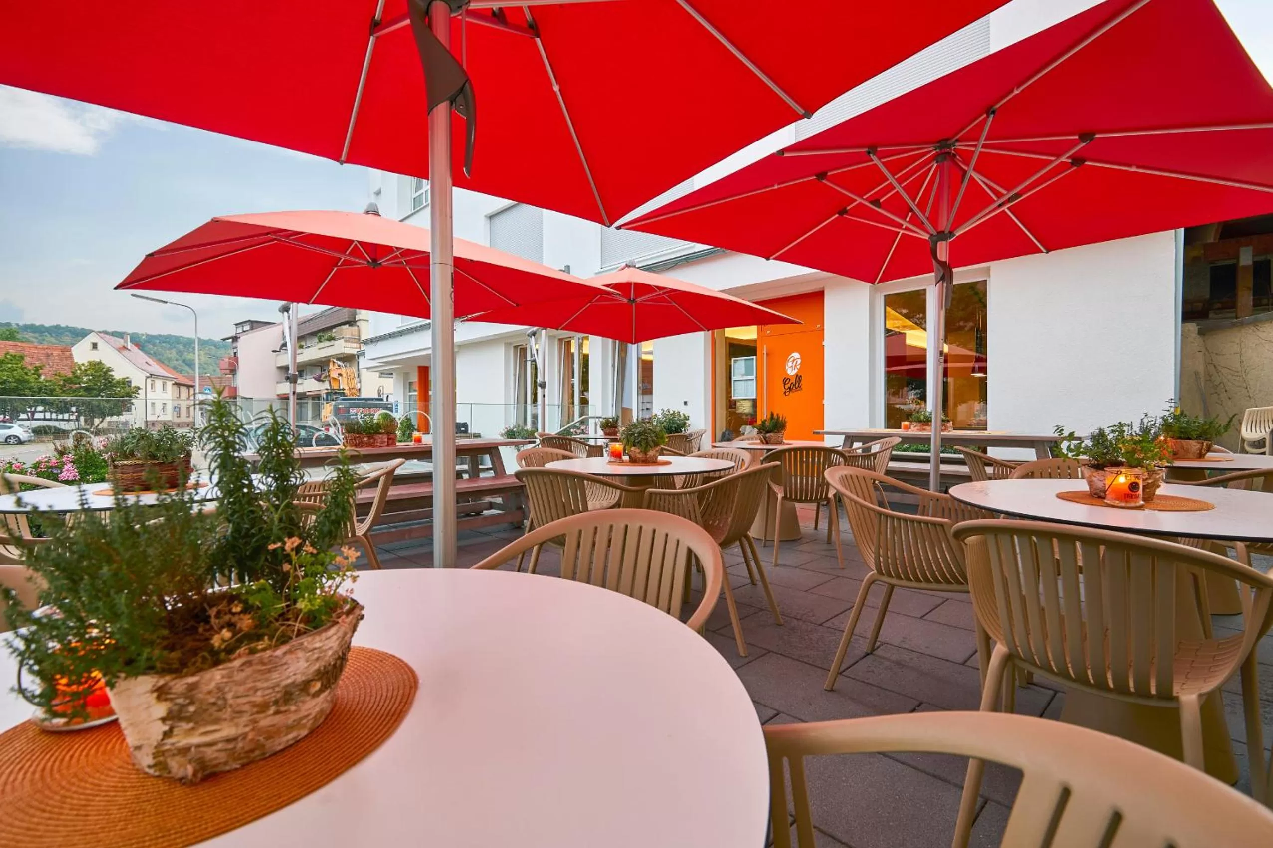 Patio in Hotel Goll Pforzheim-Niefern