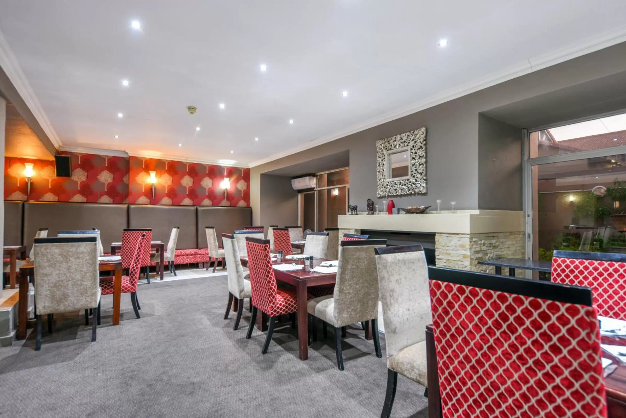 Restaurant/places to eat in Mercure Hotel Nelspruit