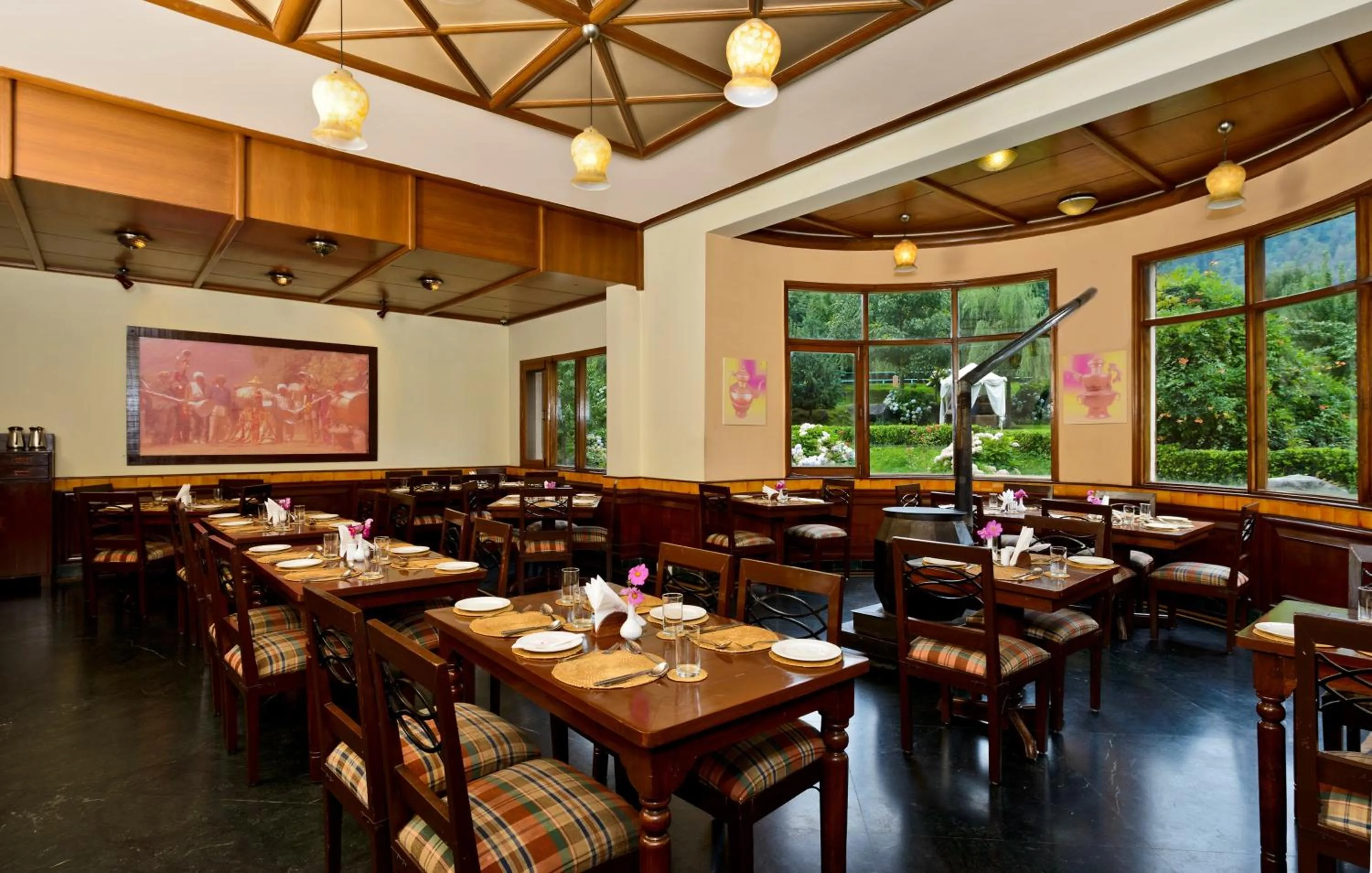 Restaurant/places to eat in Solang Valley Resort