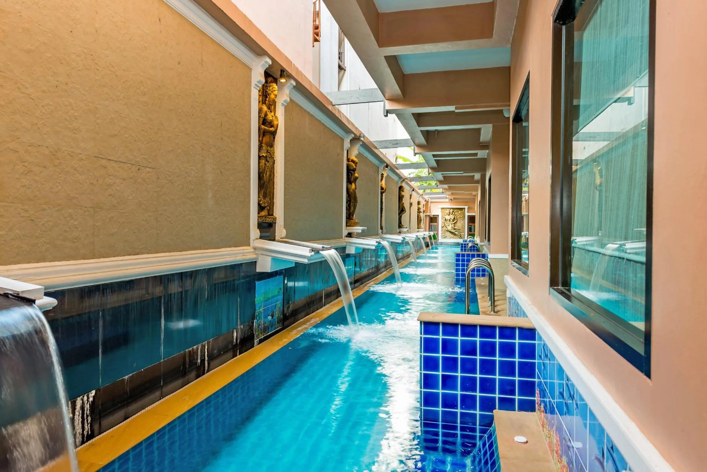 Swimming pool in Nipa Resort, Patong Beach