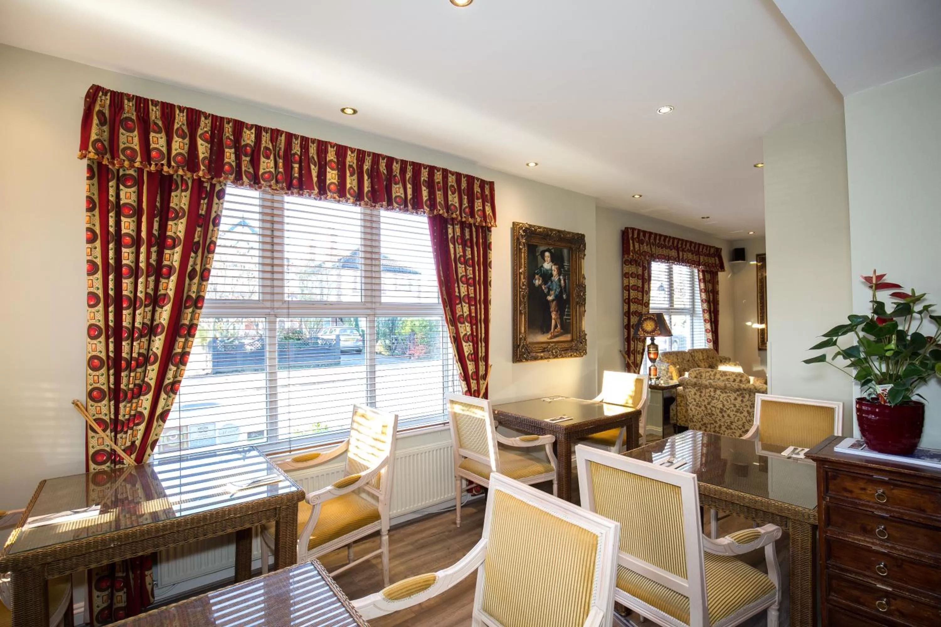 Living room in The Peacock Townhouse Hotel Kenilworth - Warwick