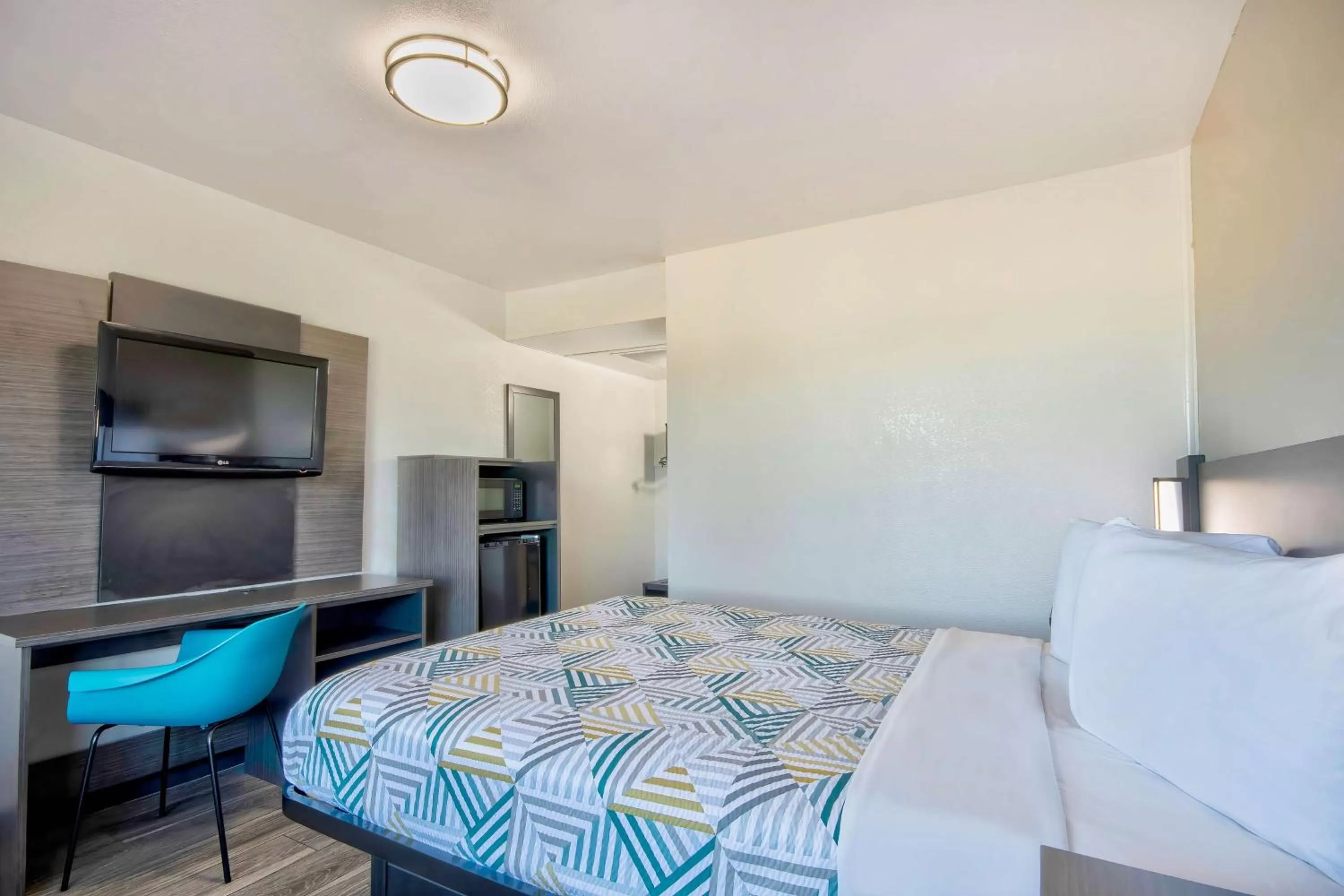 Bedroom, Bed in Motel 6-Russellville, AR