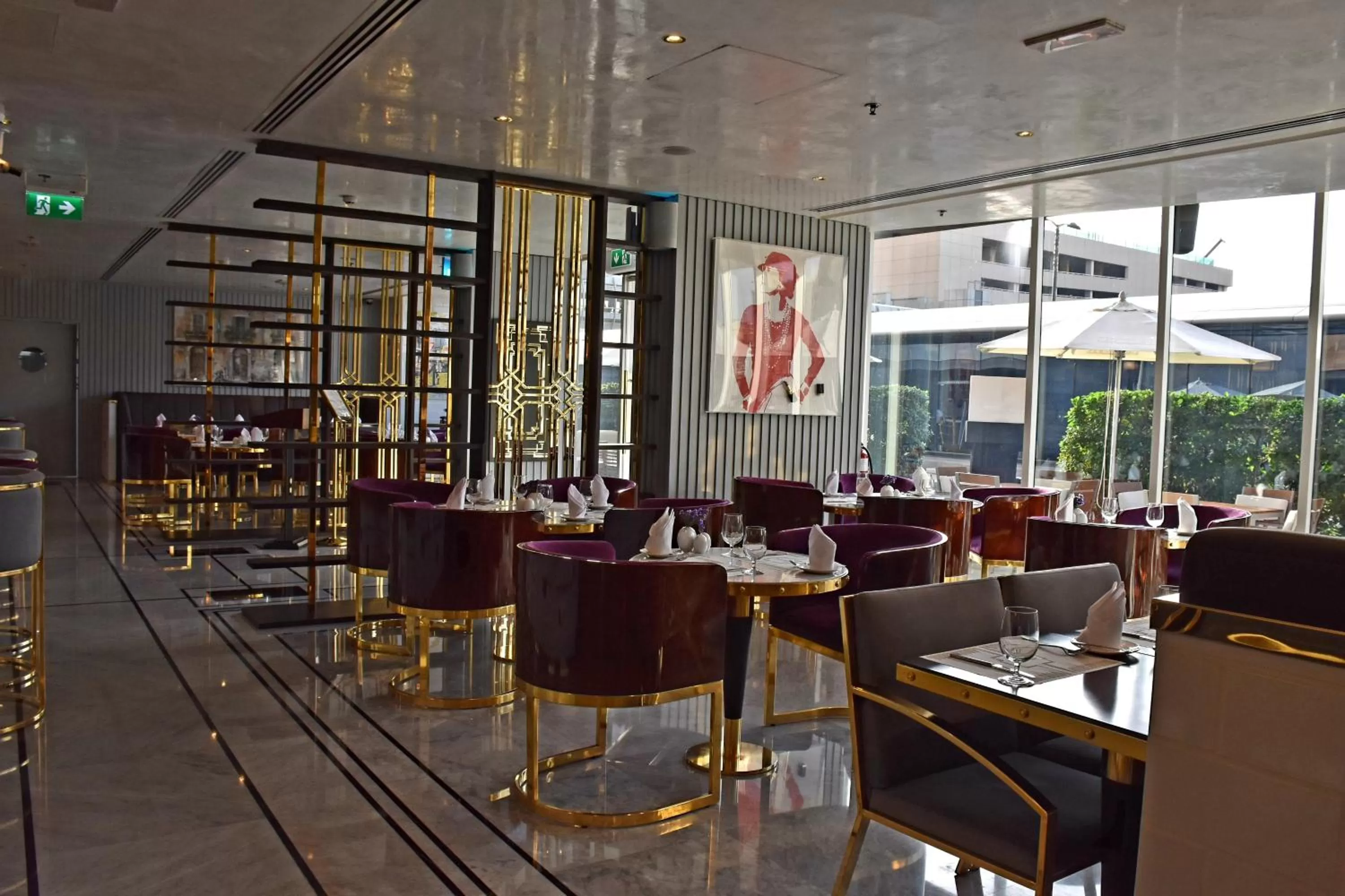 Restaurant/places to eat in Tamani Marina Hotel & Apartments