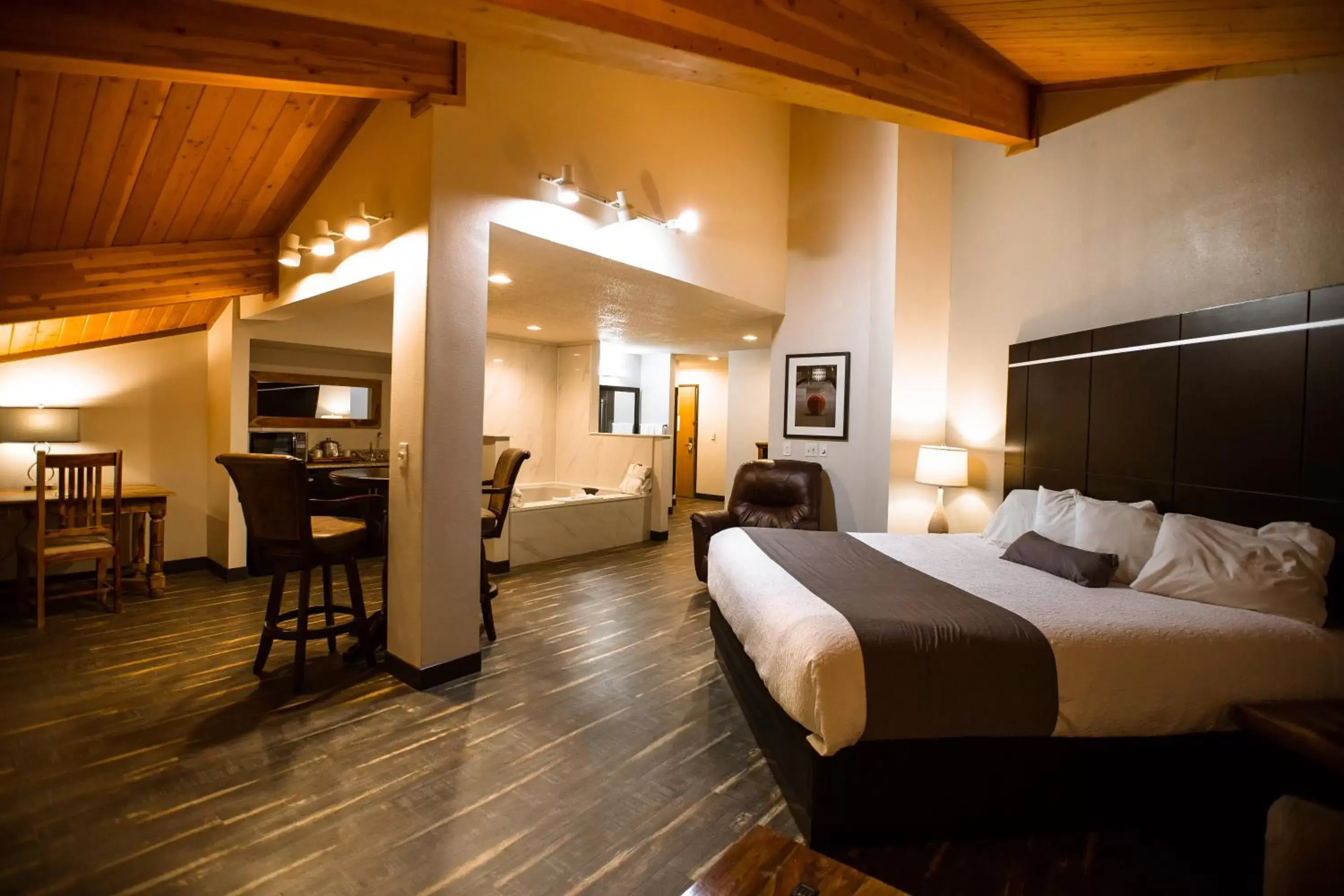 Ten Pin Inn & Suites Ten Pin Inn & Suites