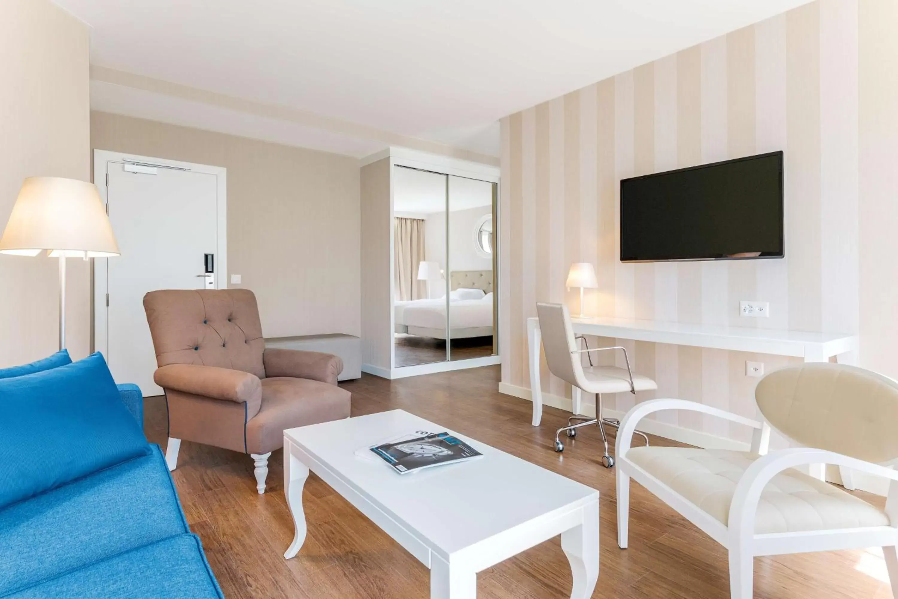 Junior Suite in NH Geneva City Junior Suite in NH Geneva City