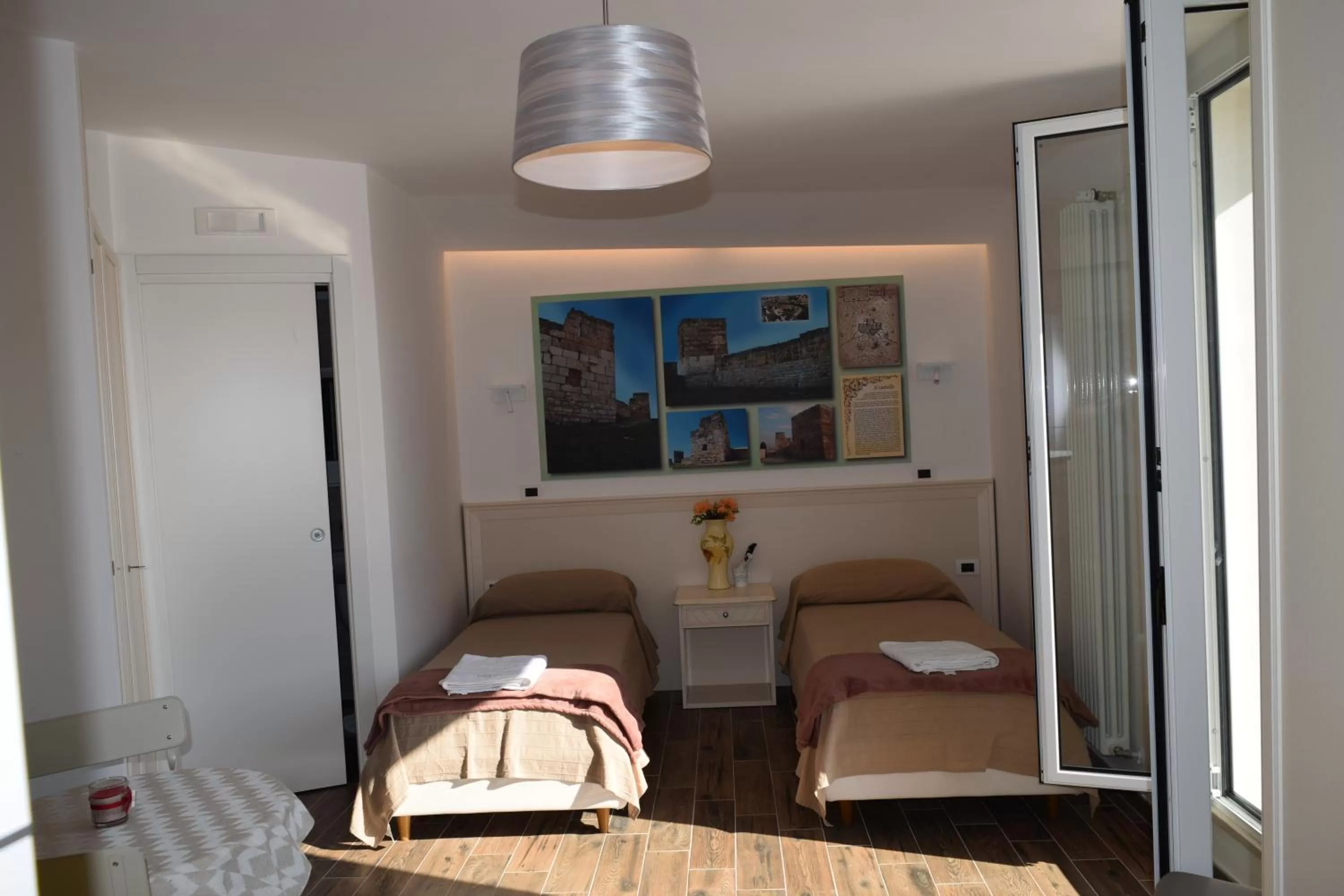 Photo of the whole room, Bed in DomuS al Corso B&B