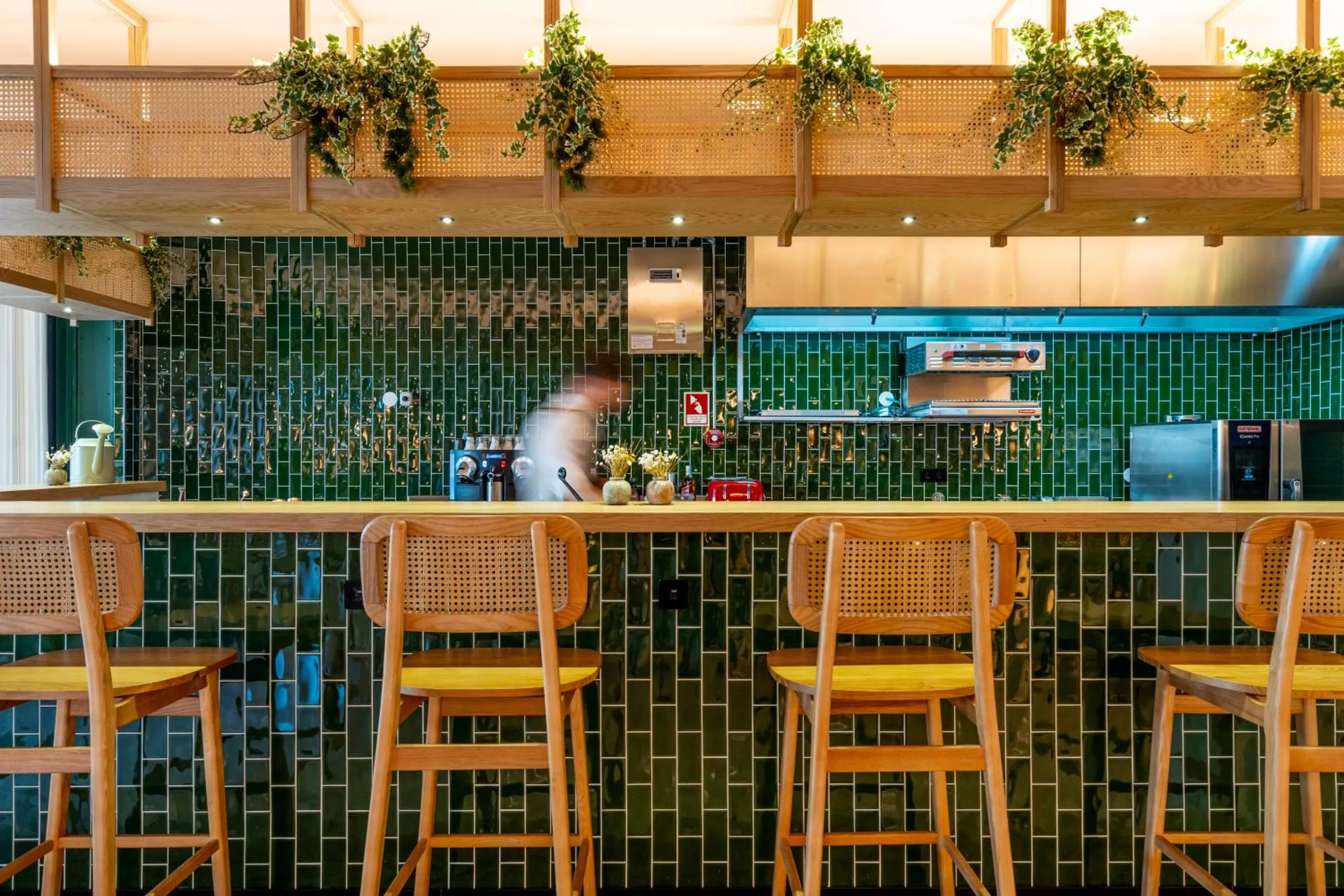 Lounge or bar in The Editory Garden Porto Hotel