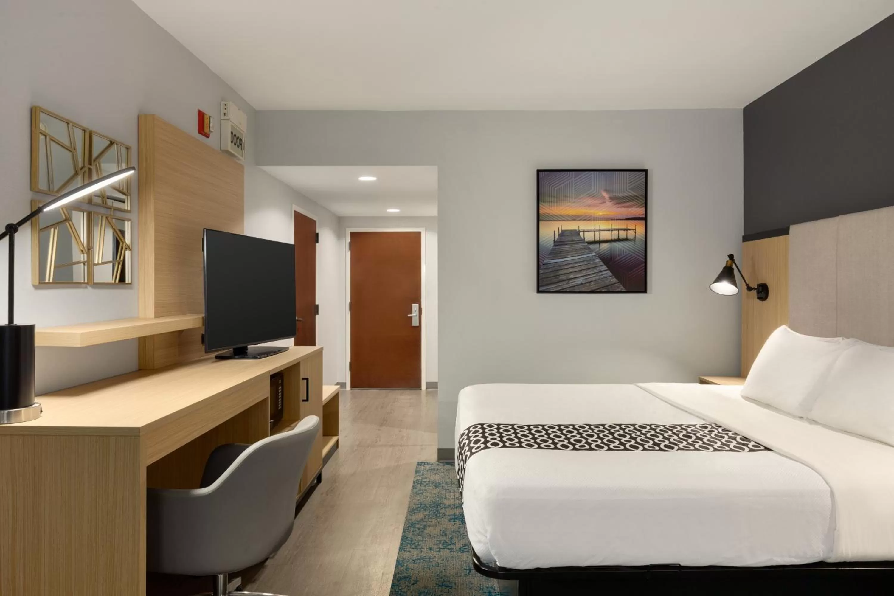 TV and multimedia, Bed in La Quinta Inn & Suites by Wyndham Selma/Smithfield I-95