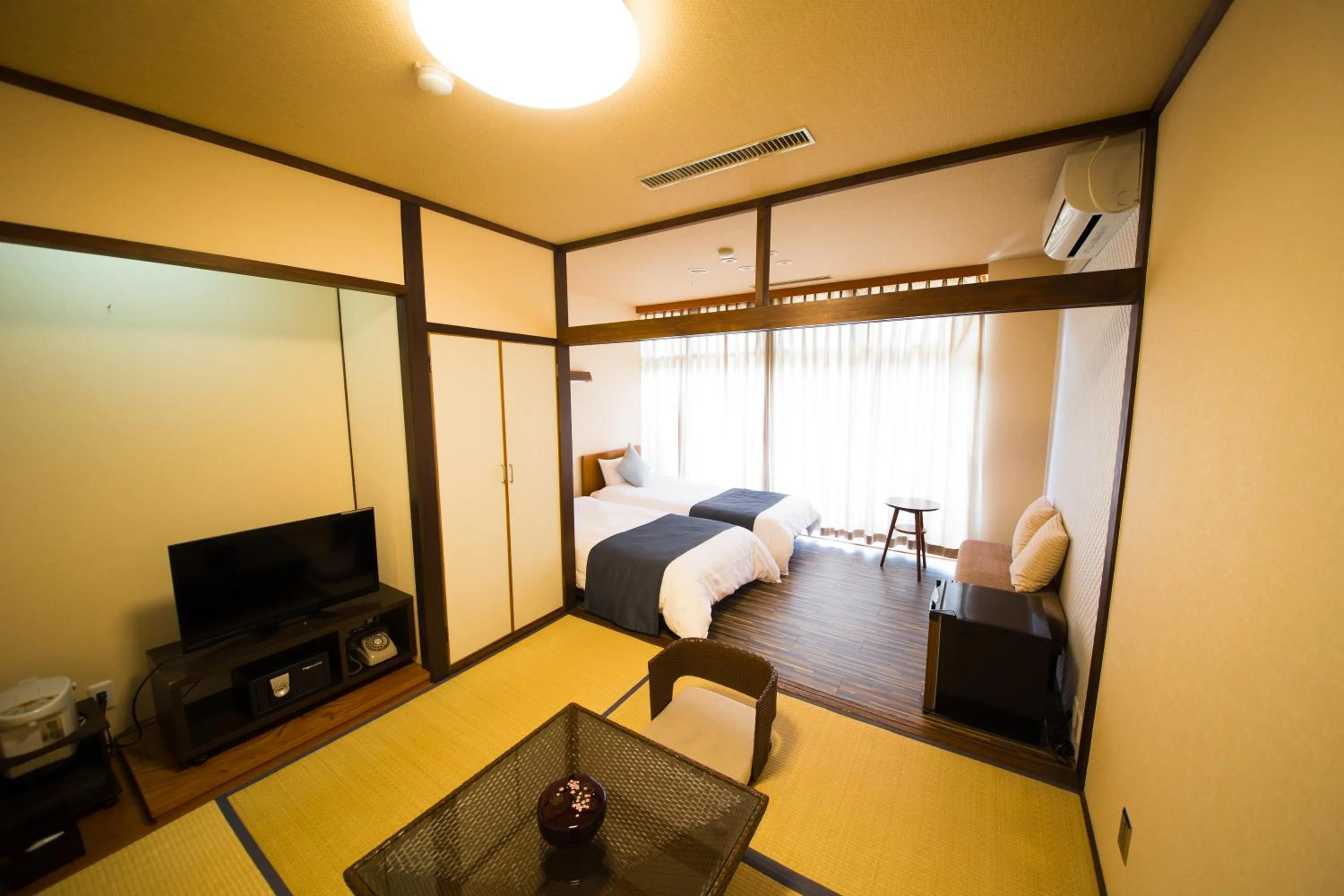 Photo of the whole room, Bed in Wakayama Kada Onsen Kada Kaigetsu (ex. Azumaya Seaside Hotel)