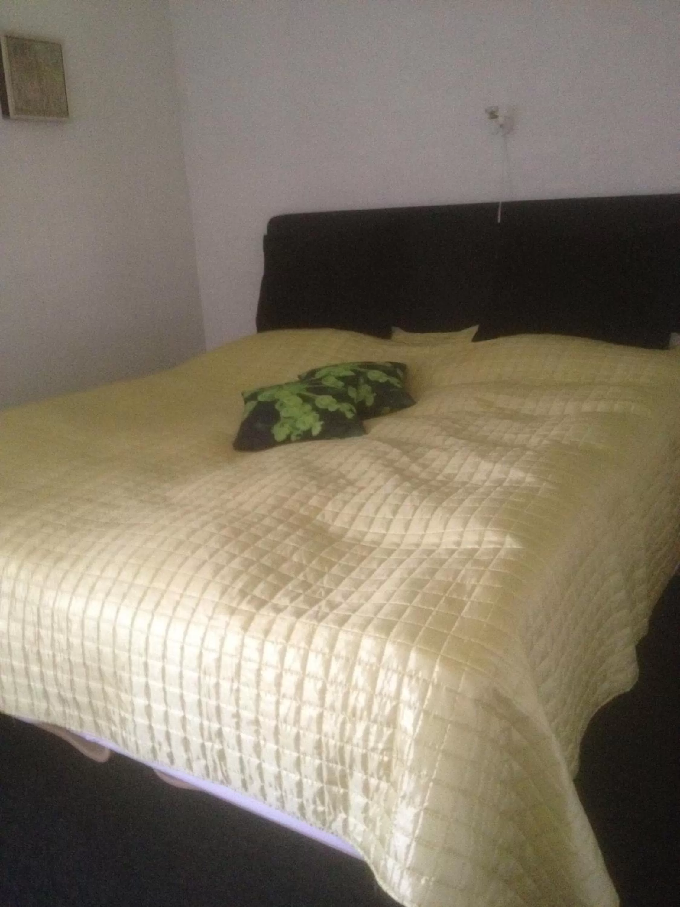 Bed in Give Bed & Breakfast