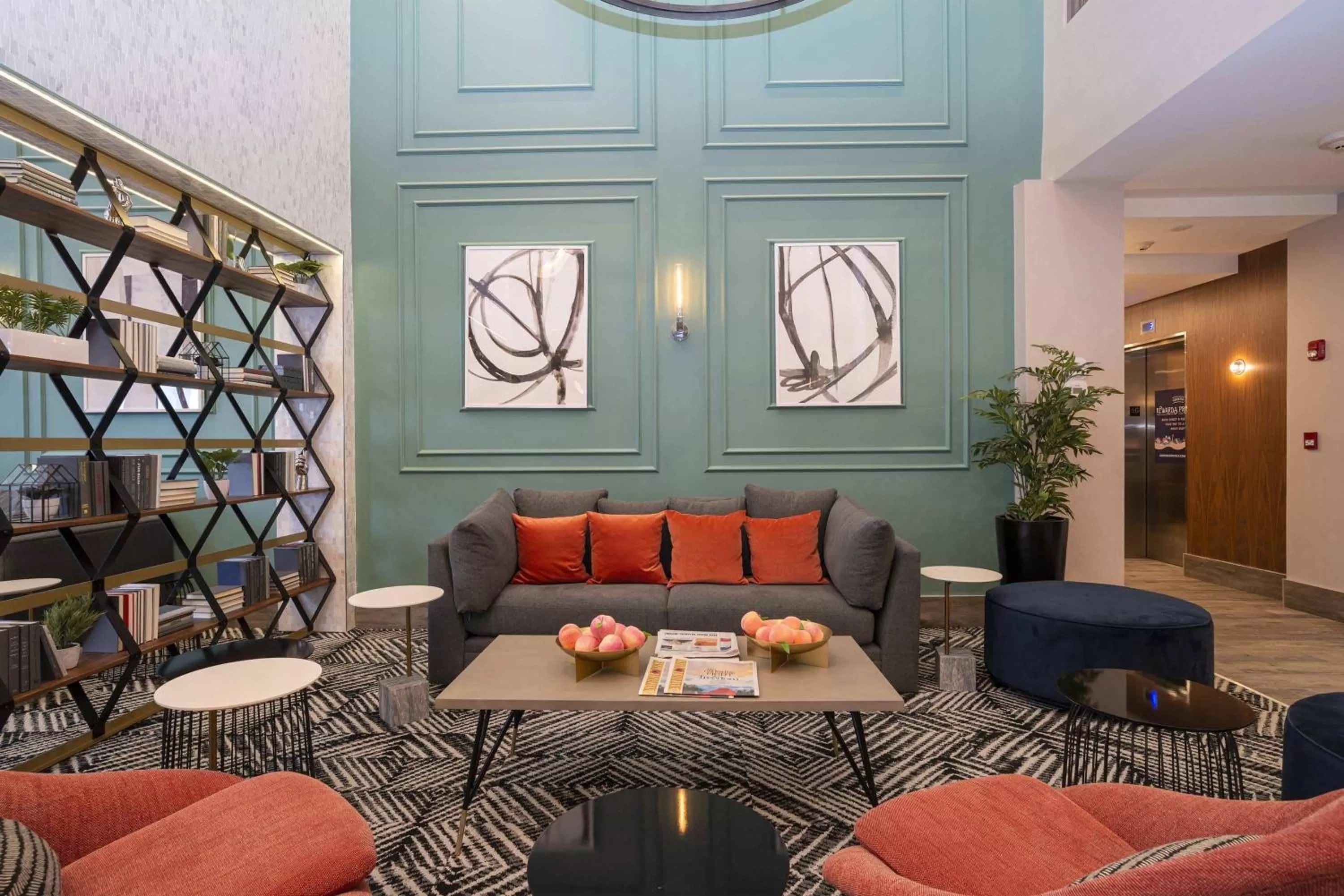 Lobby or reception in Sandman Signature Sherwood Park Hotel