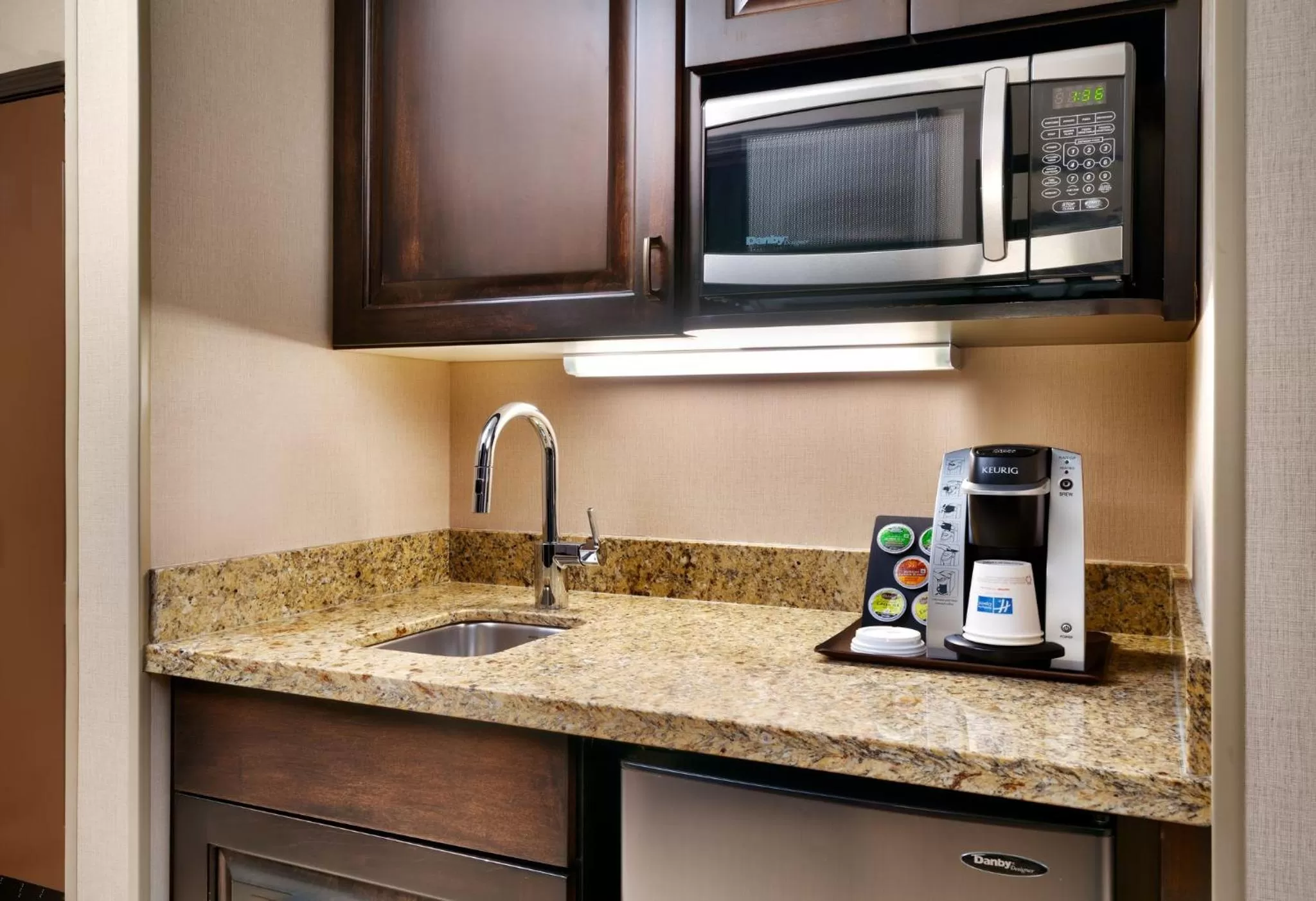 Bedroom in Holiday Inn Express Hotel & Suites Billings by IHG