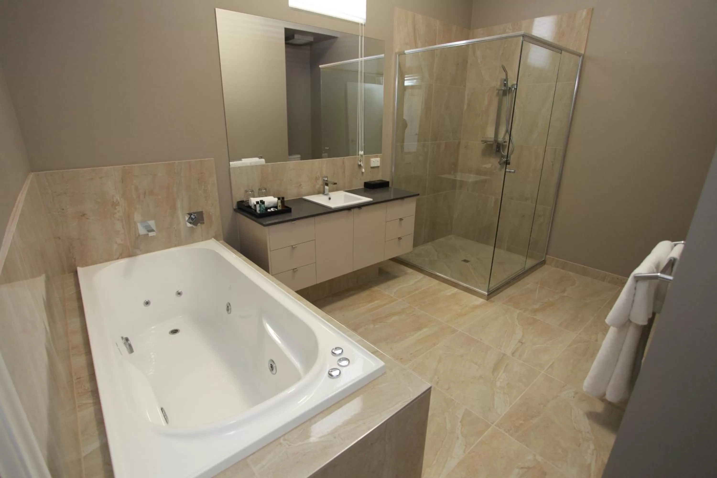 Bathroom in Ballarat Premier Apartments