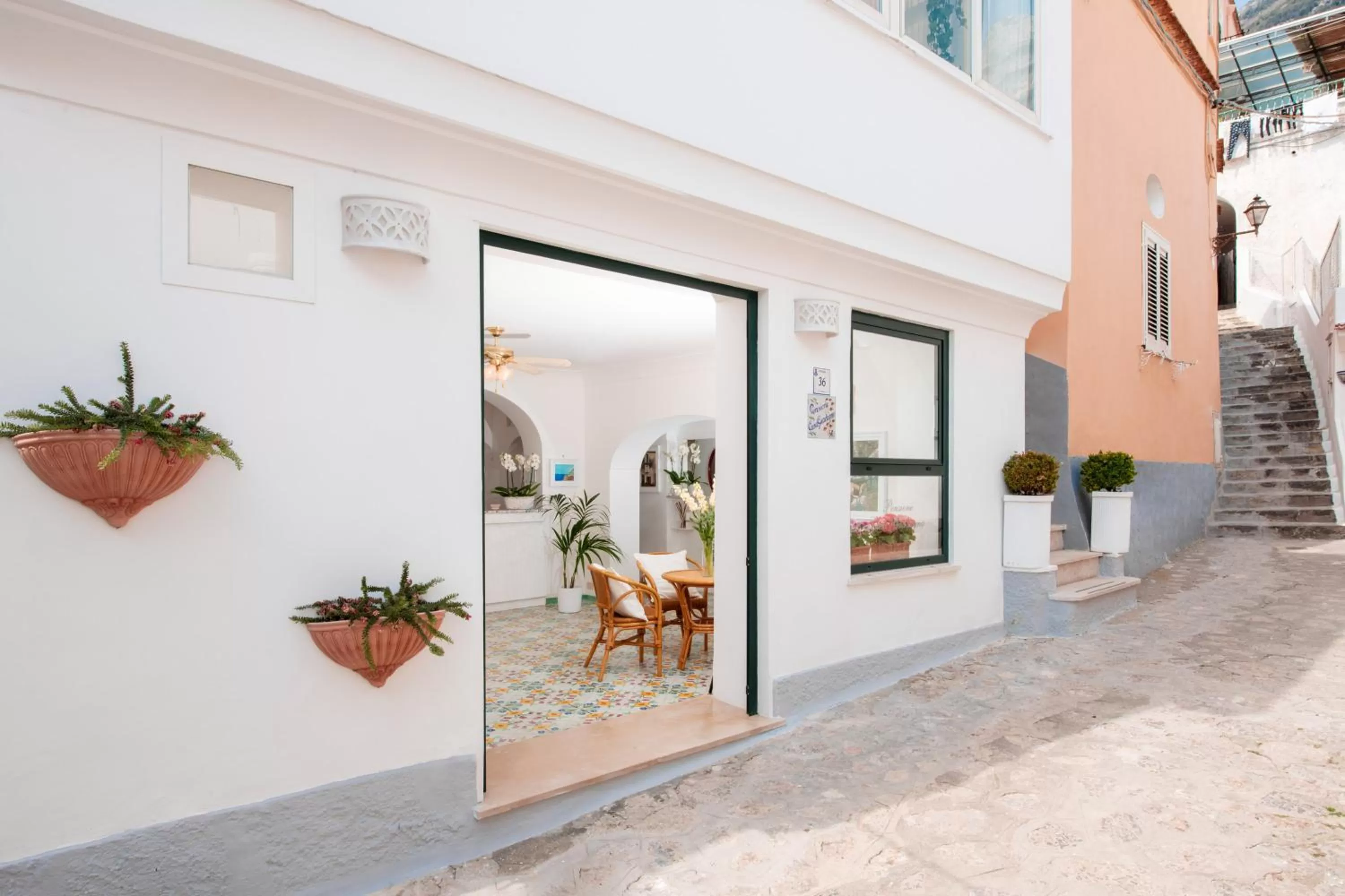 Facade/entrance in Casa Guadagno