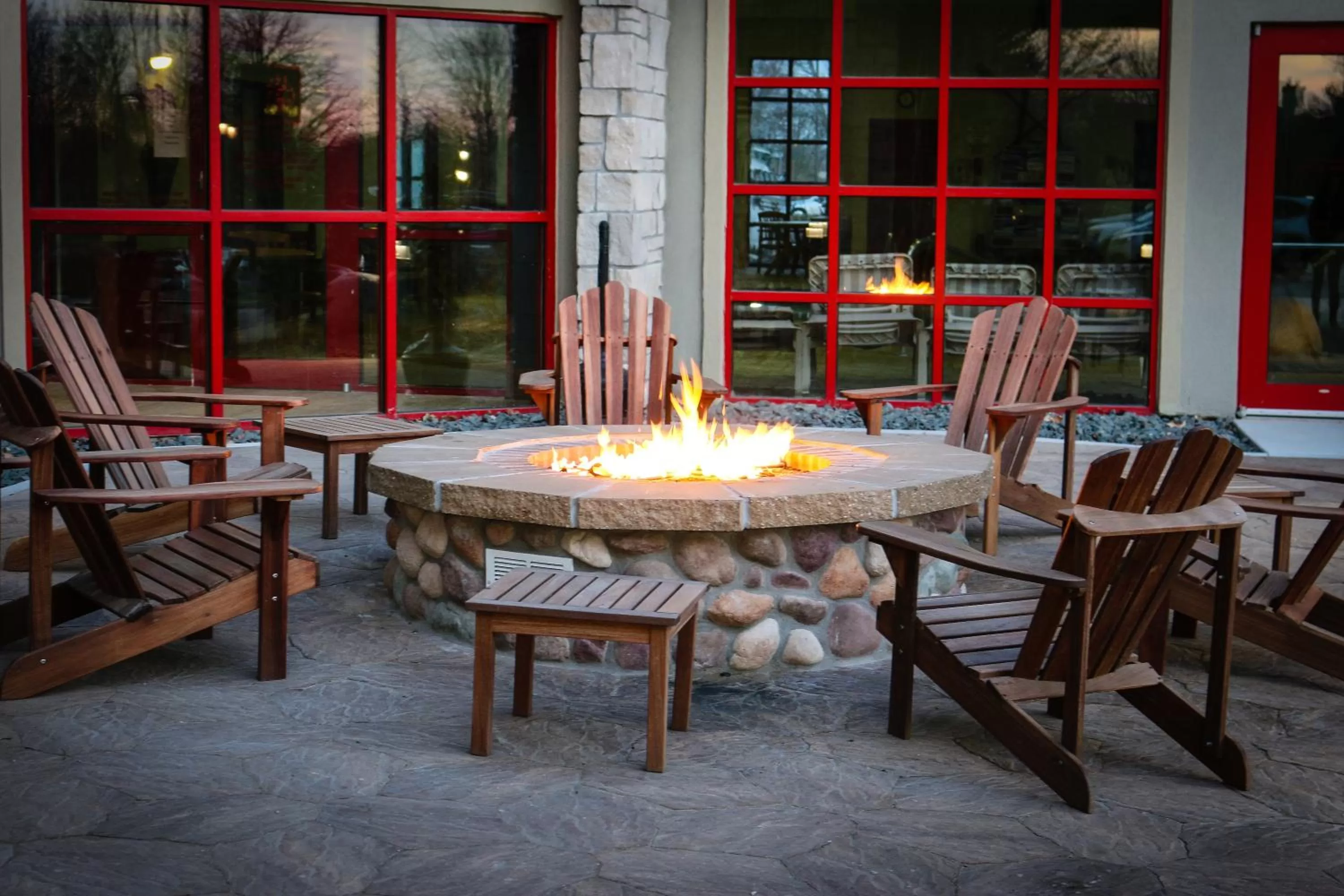 Patio in Wildwood Lodge & Suites