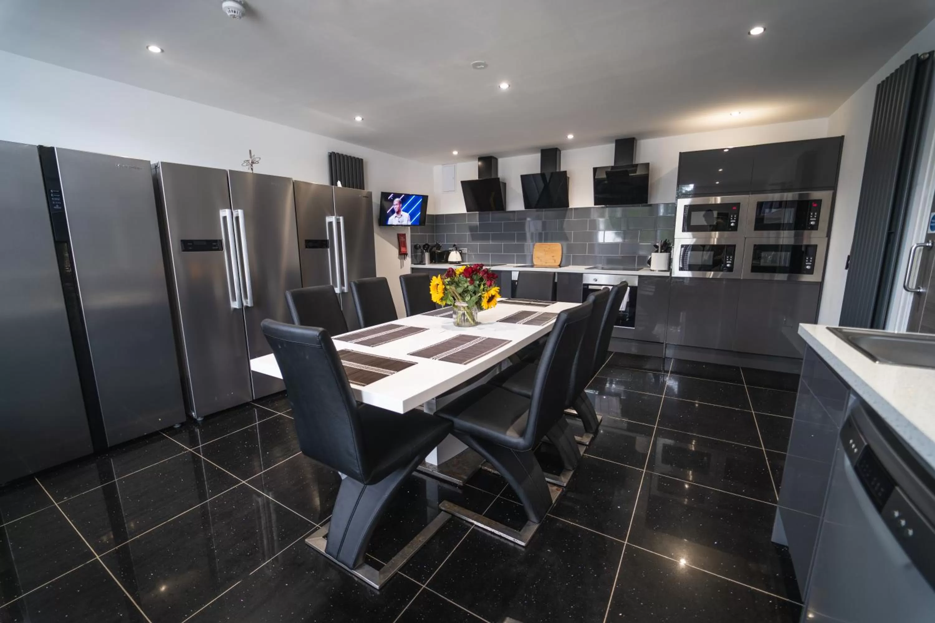 Communal lounge/ TV room in The Ashcroft Studios & Apartments with Free Parking