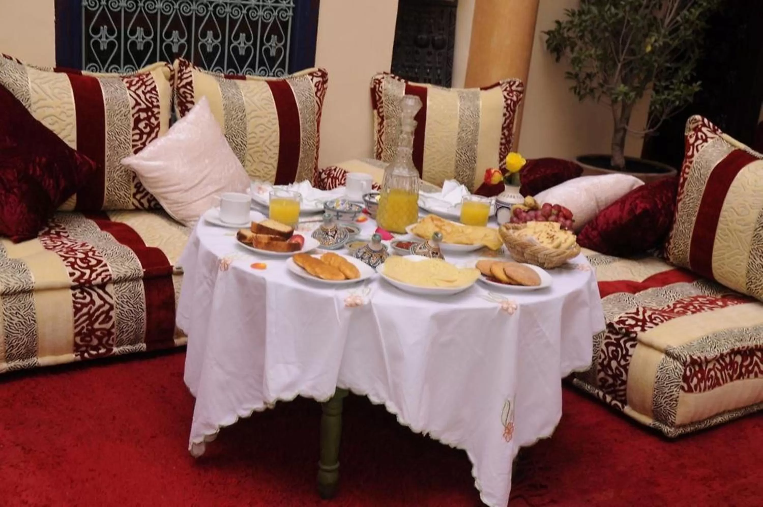 Food and drinks in Héritage Lalla Aicha Hotel & Spa