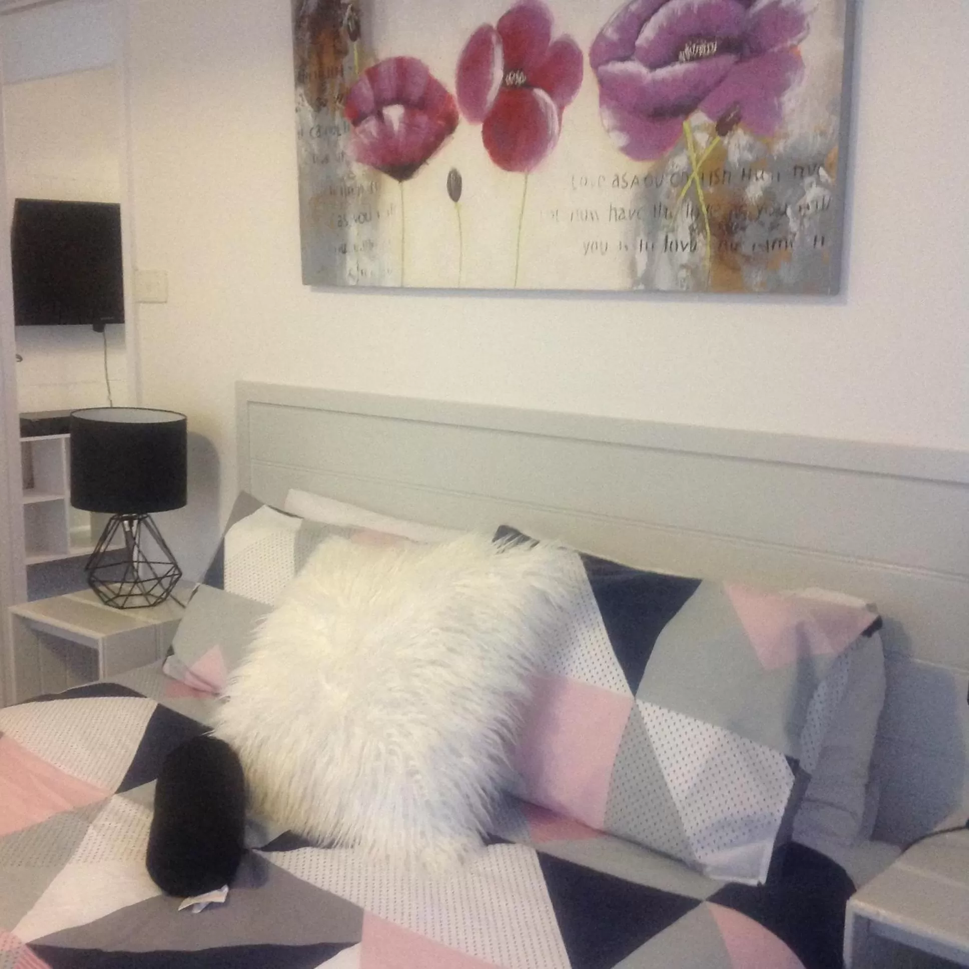 Bed in Motel Farnboro