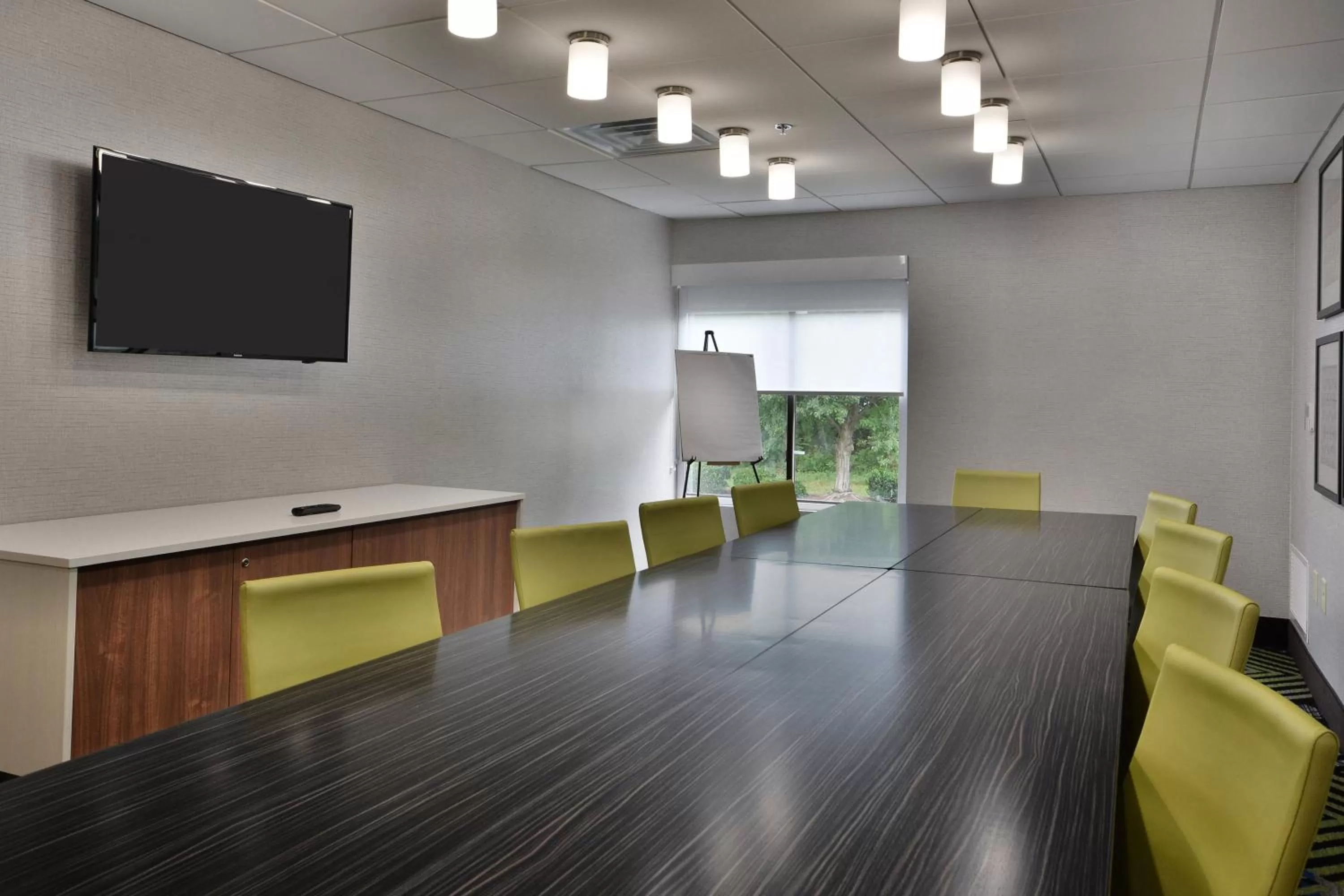 Meeting/conference room in Holiday Inn Express Raleigh-Durham Airport by IHG