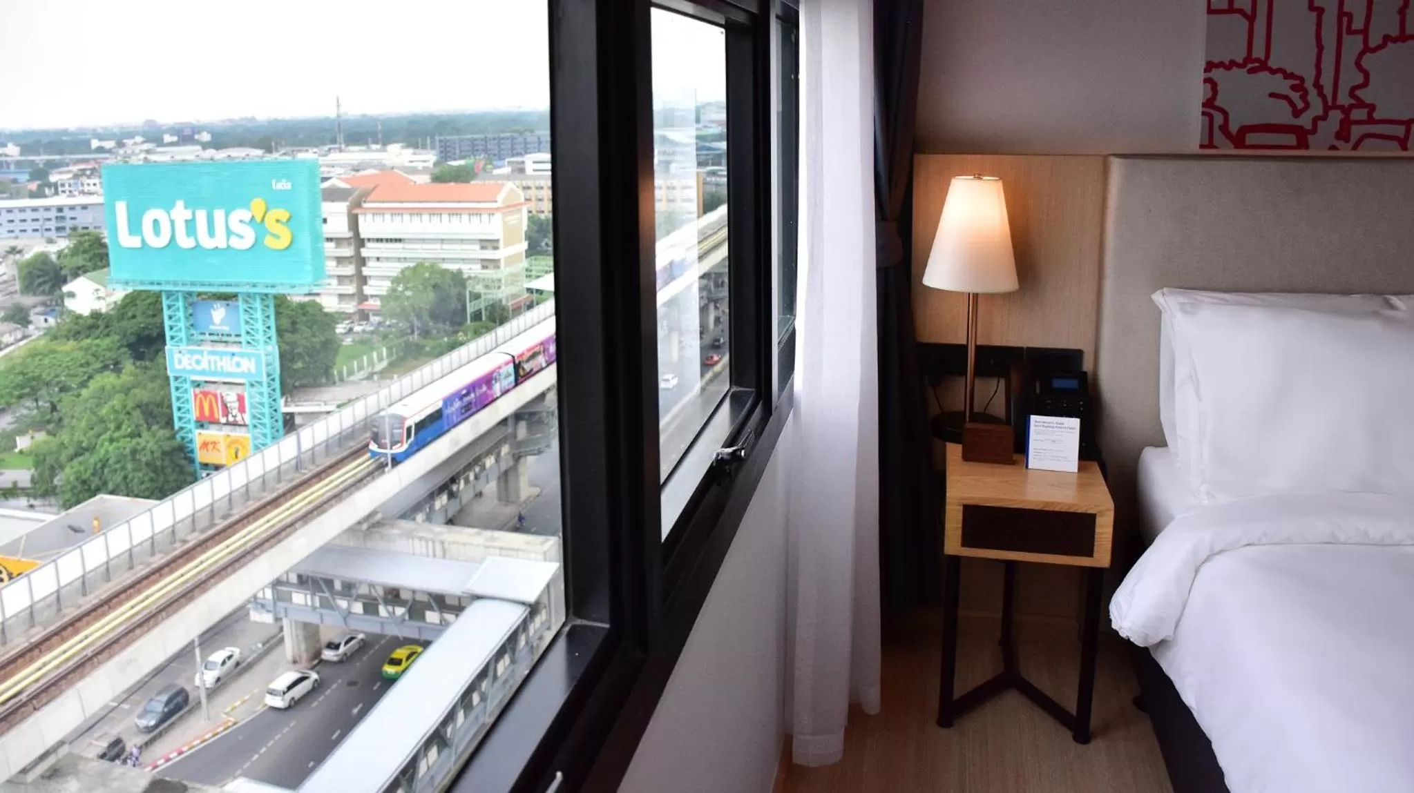 View (from property/room), Bed in Best Western Nada Don Mueang Airport hotel